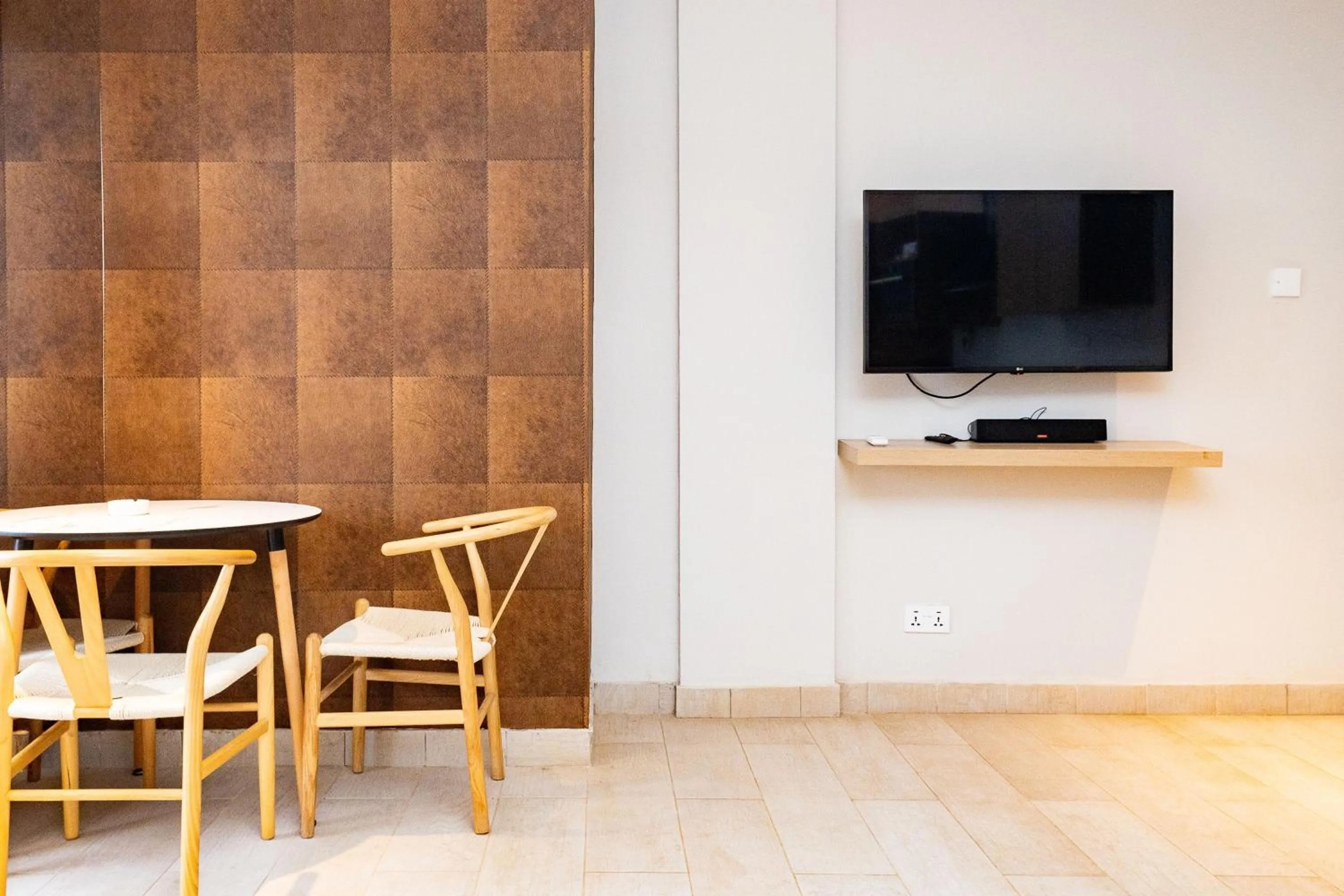 TV and multimedia in Serenity Residences & Spa - Kokrobite Beach