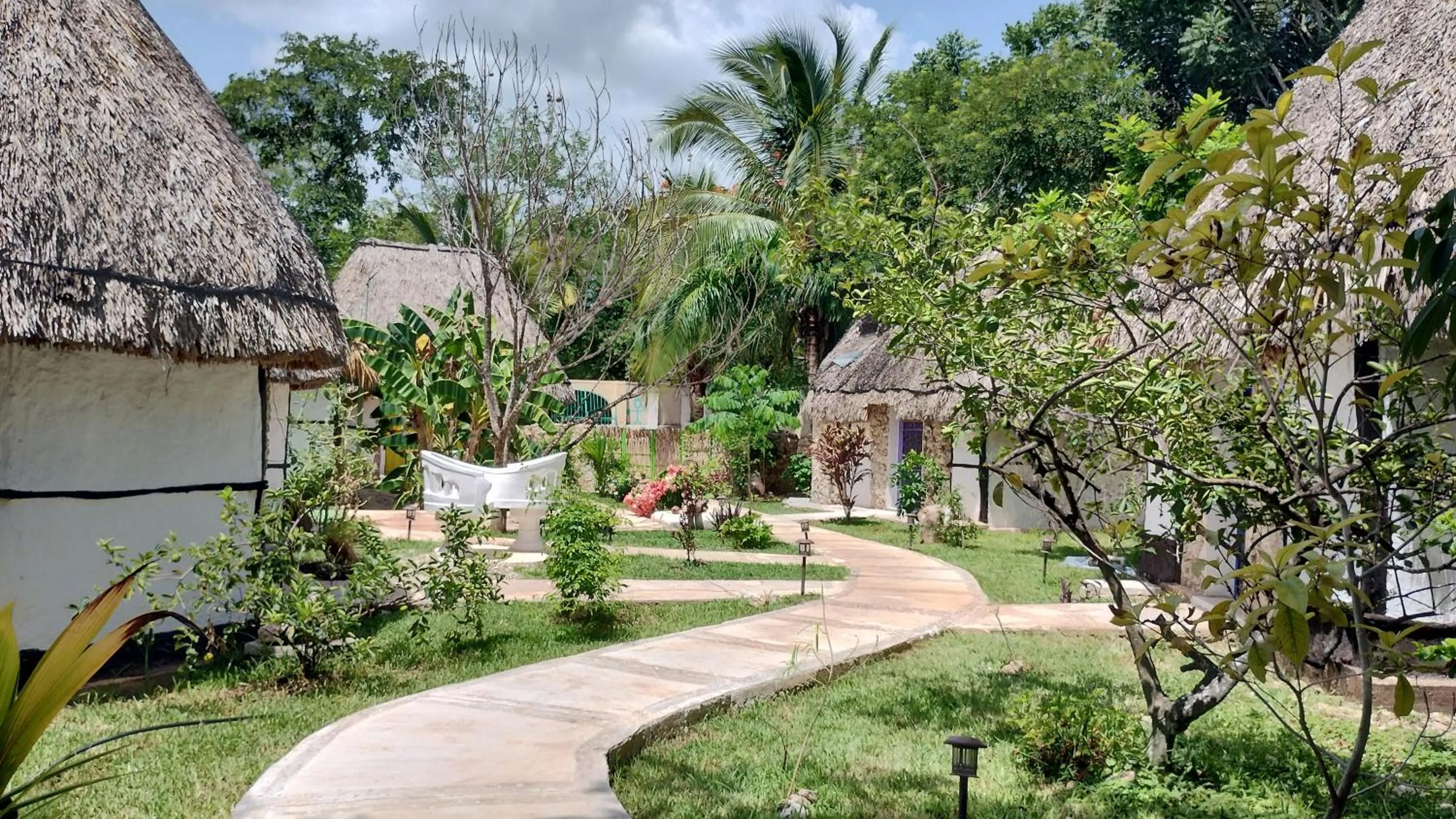 Garden in Hotel y Museo Aldea Maya Toktli Orígenes - All Village, Alberca, Wifi Starlink, Tour Museo