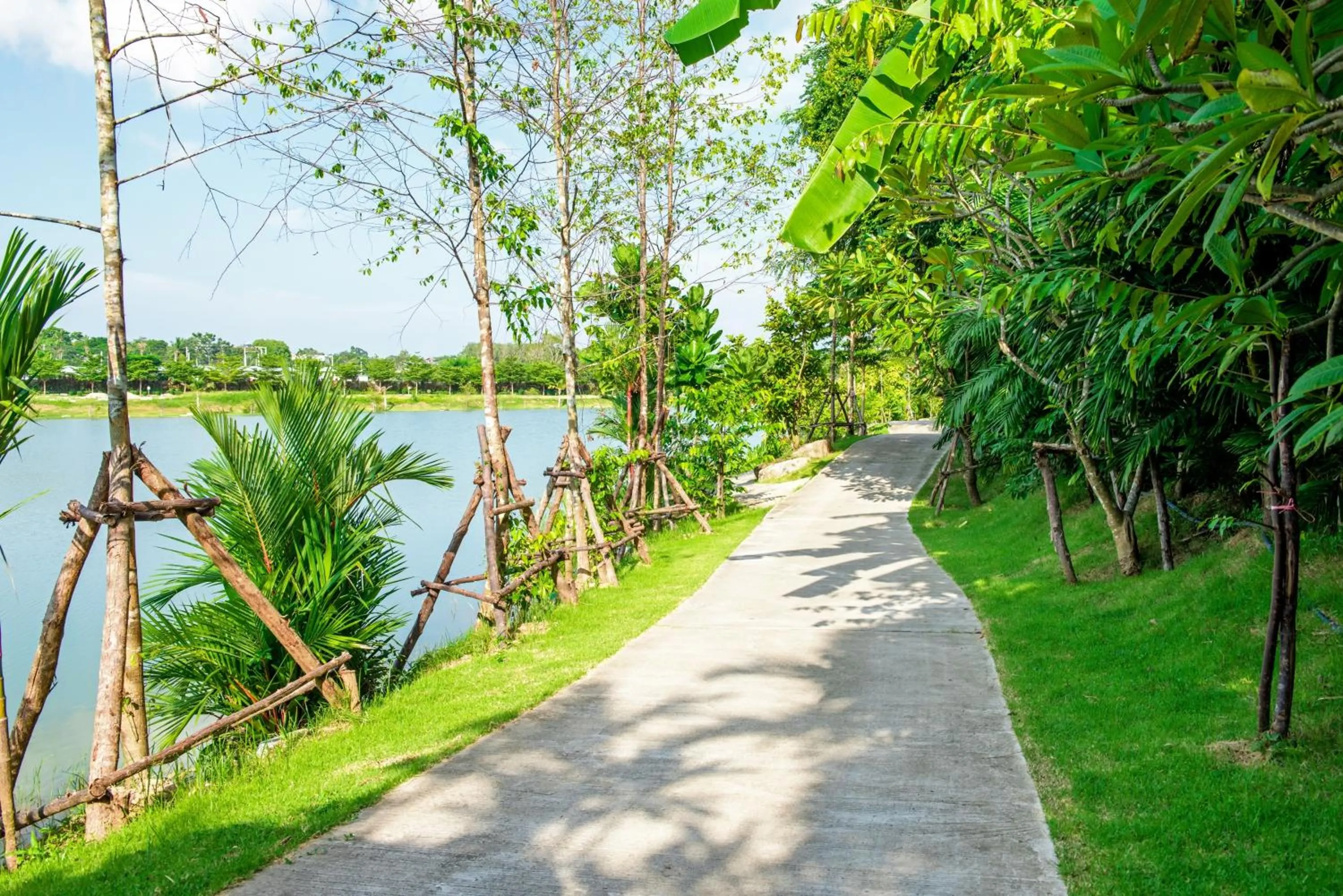 Lake view in Chalong Miracle Lakeview