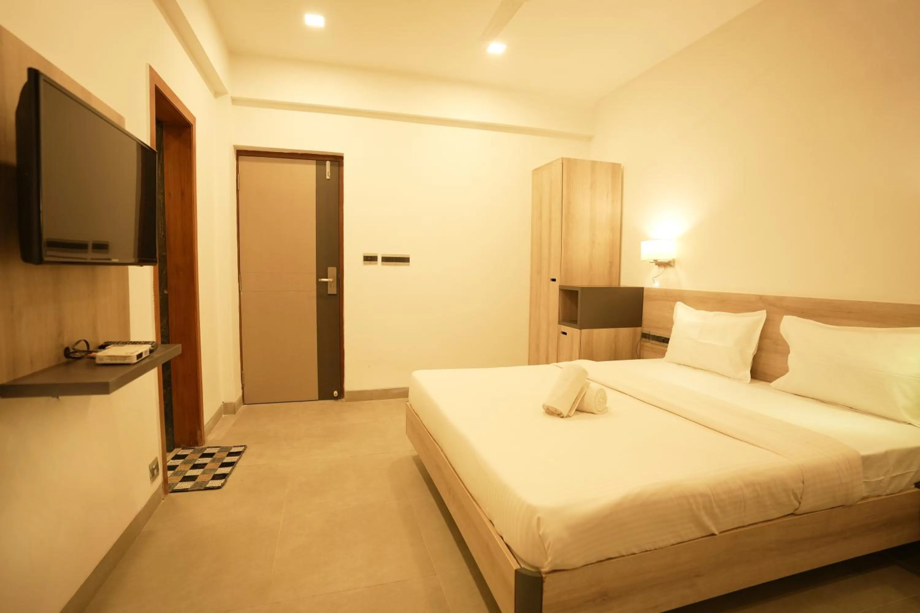 TV and multimedia, Bed in Coastal Pearl Hotel Margao Railway Station