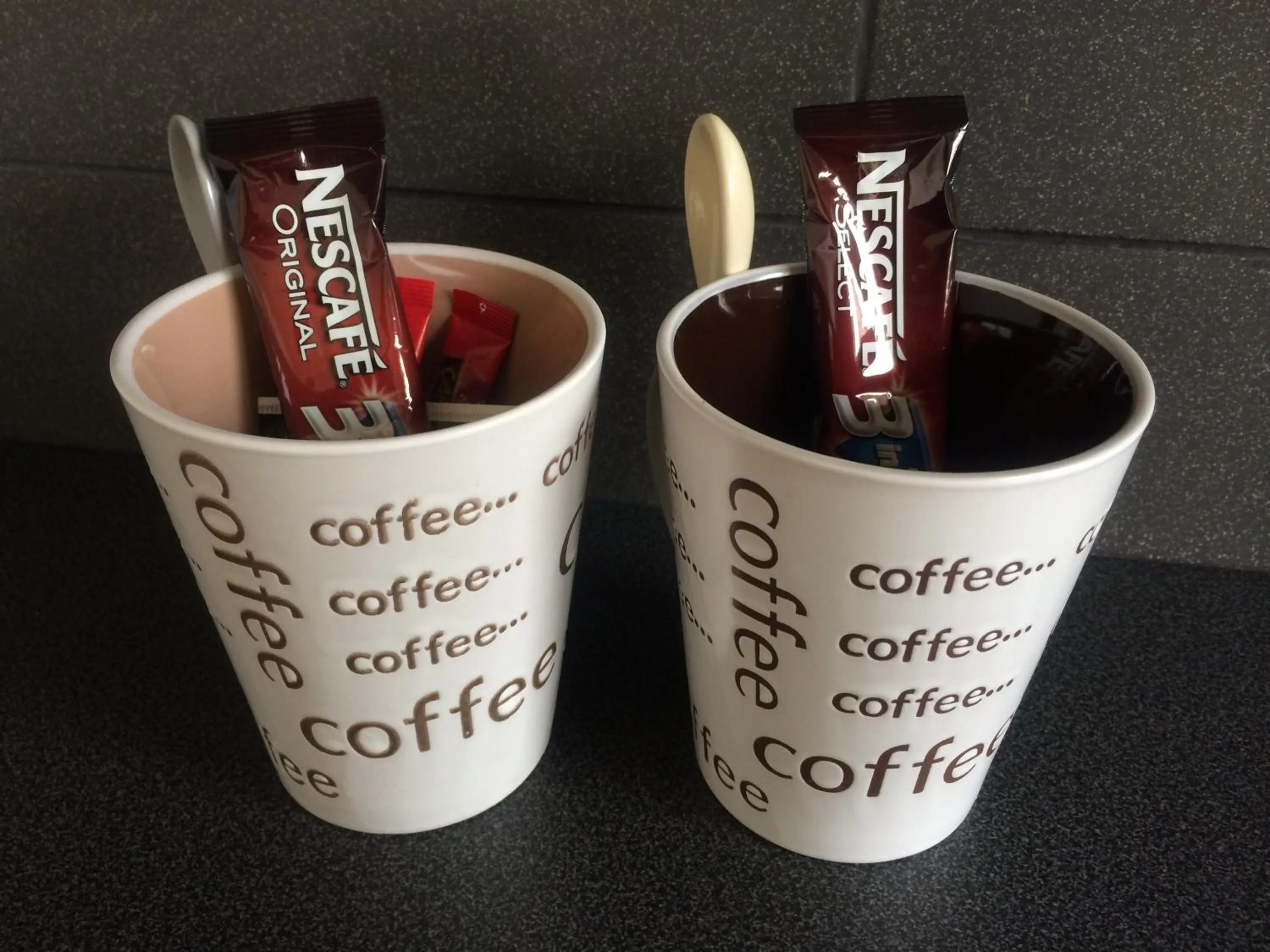 Decorative detail in B&B Caramel