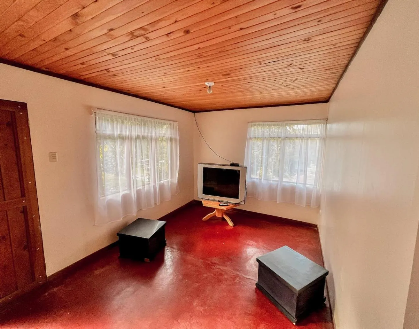 Communal lounge/ TV room in Hacienda La Lucha