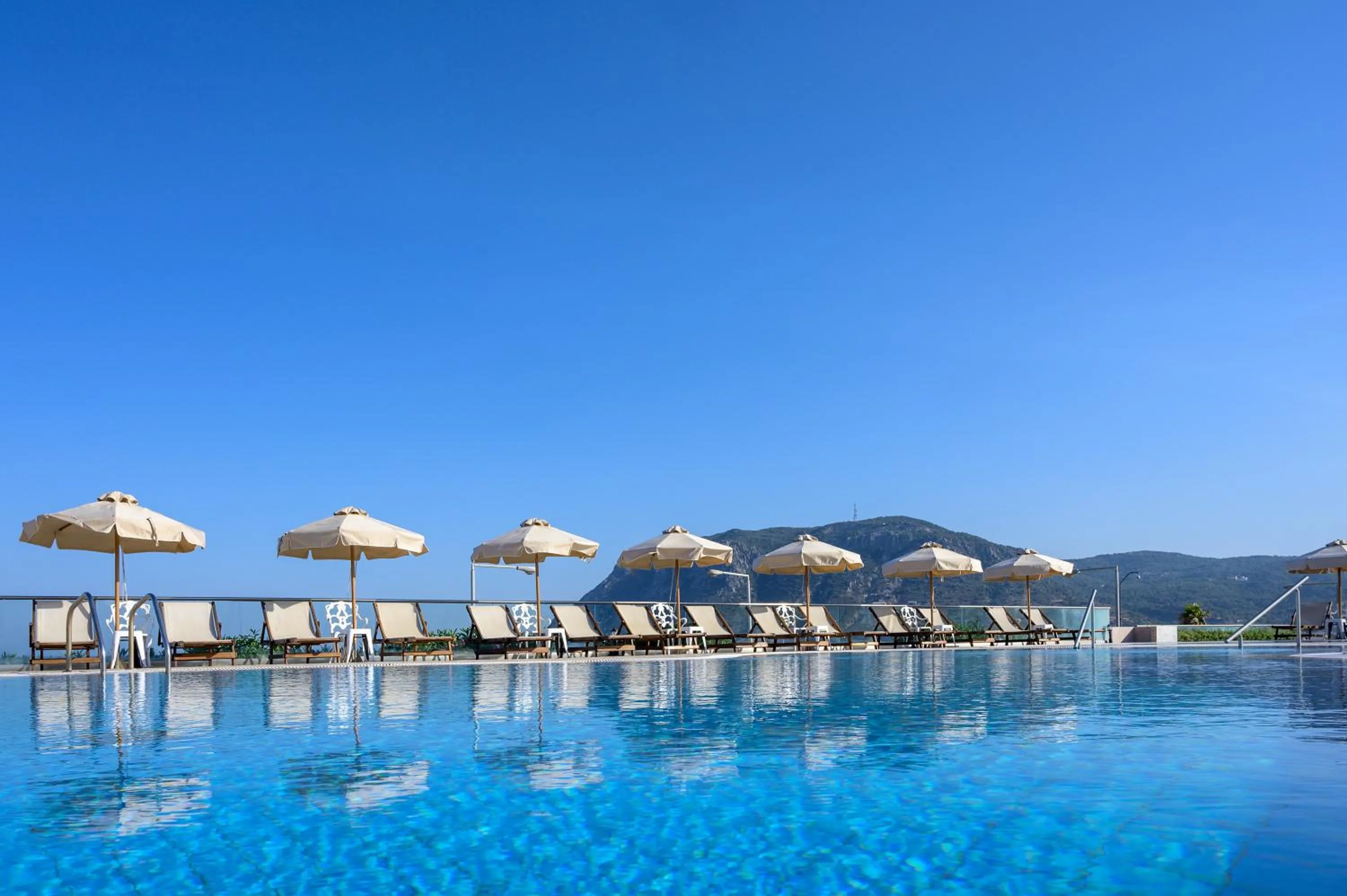 Swimming pool in Royal Bay Suites