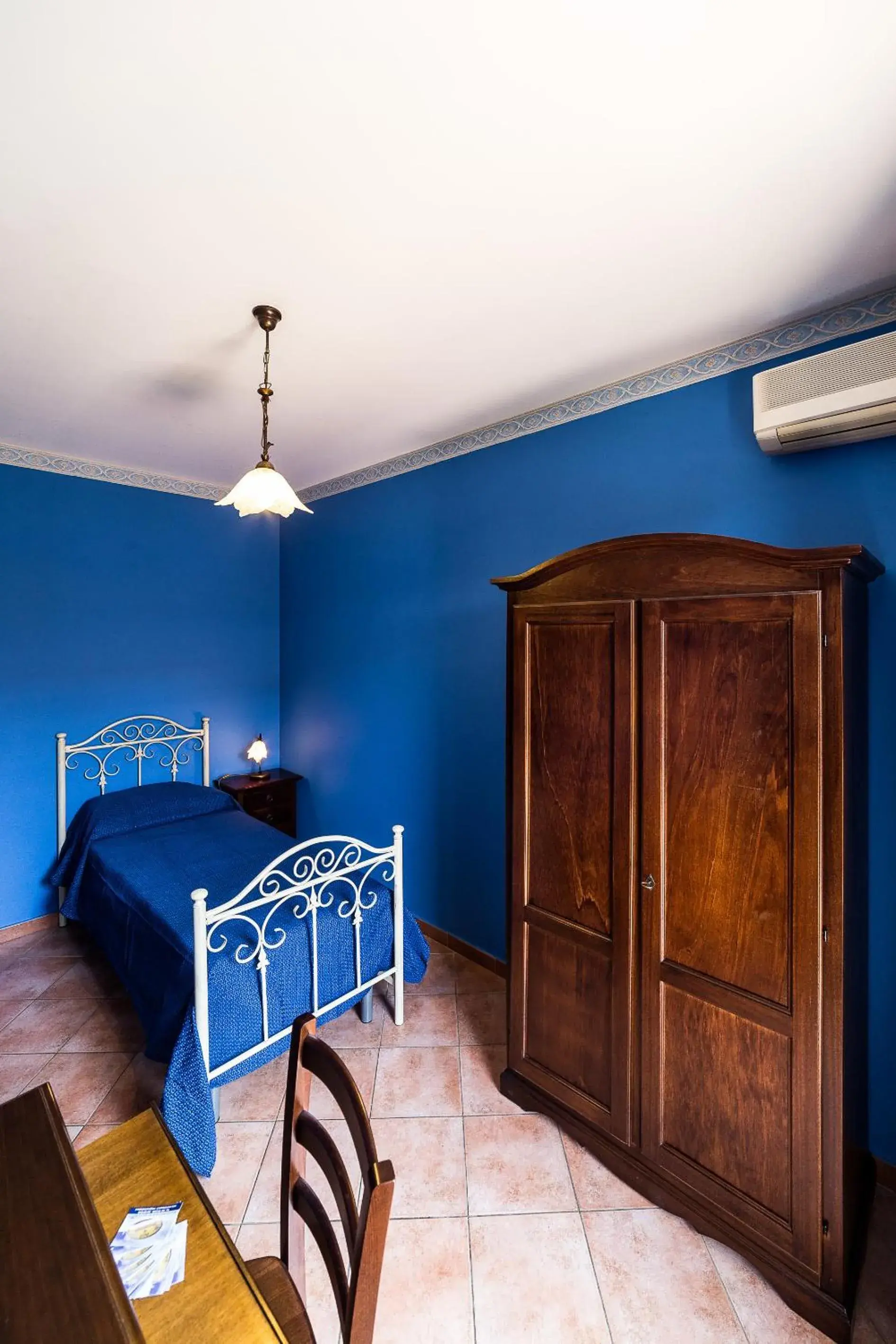 Family Room with Private Bathroom in Bed And Breakfast Marina d'Aspra Family Room with Private Bathroom in Bed And Breakfast Marina d'Aspra