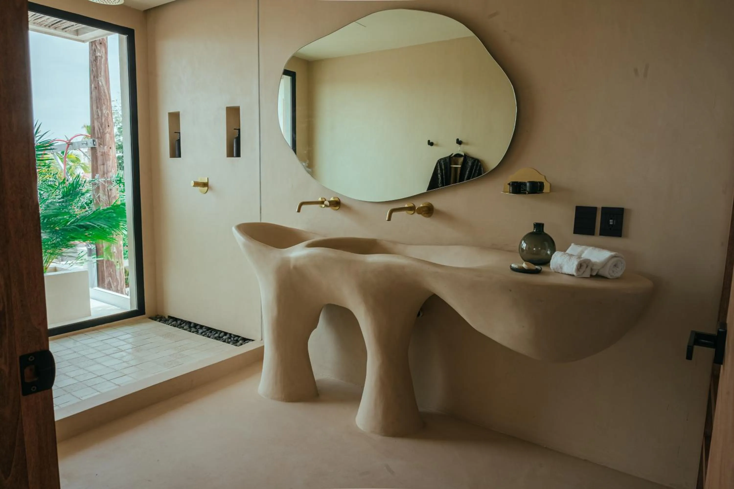 Shower in Republica Pagana