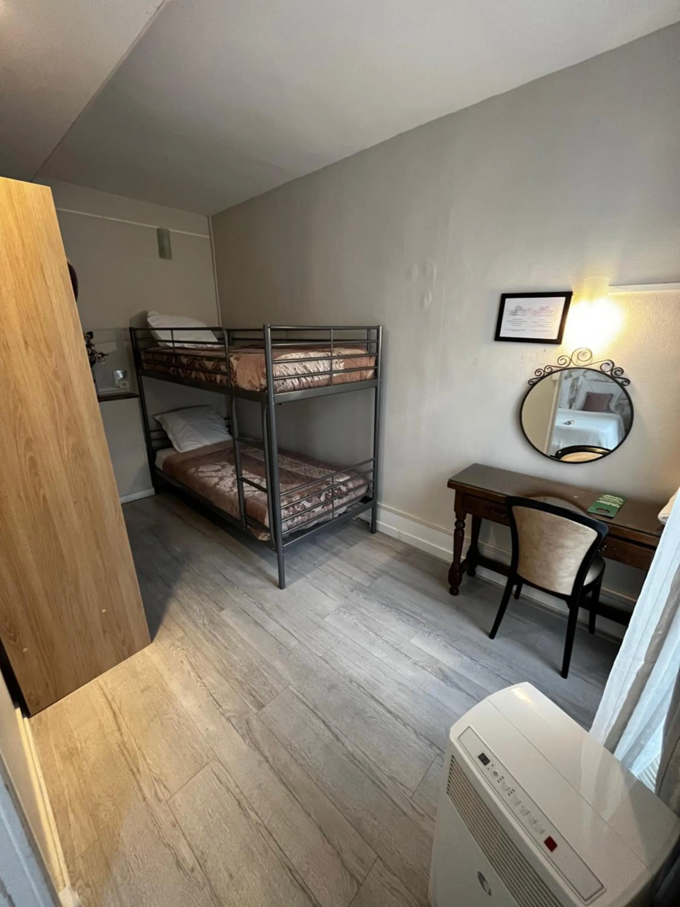 bunk bed, Bed in Hôtel Marie Louise