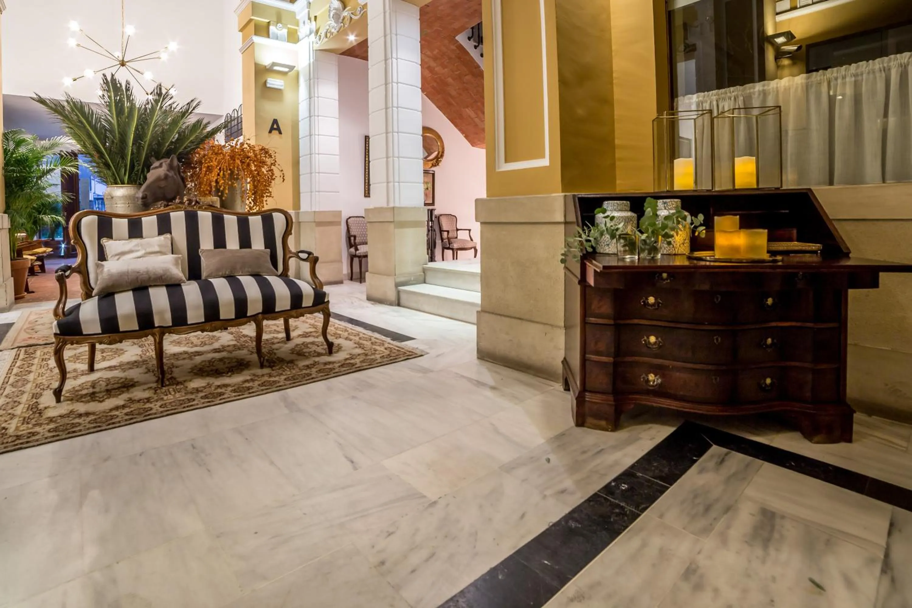 Lobby or reception in Palacio de Rojas by Moontels