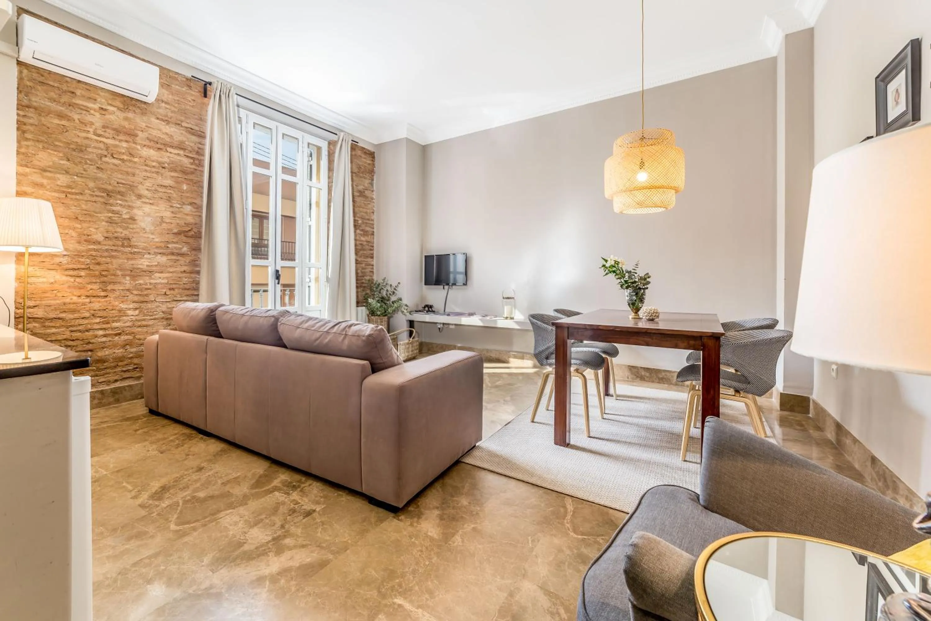 Living room in Palacio de Rojas by Moontels