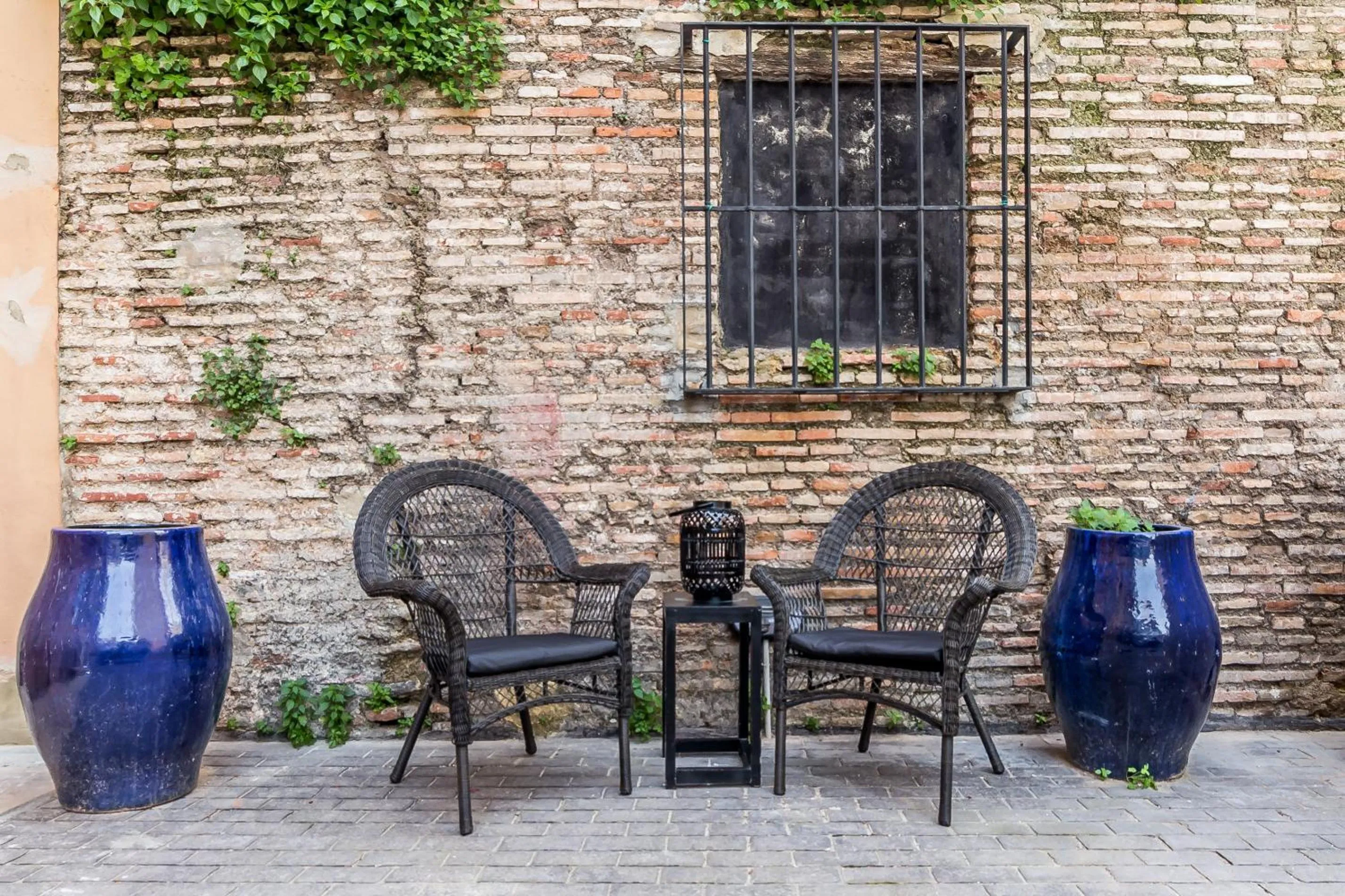 Garden in Palacio de Rojas by Moontels