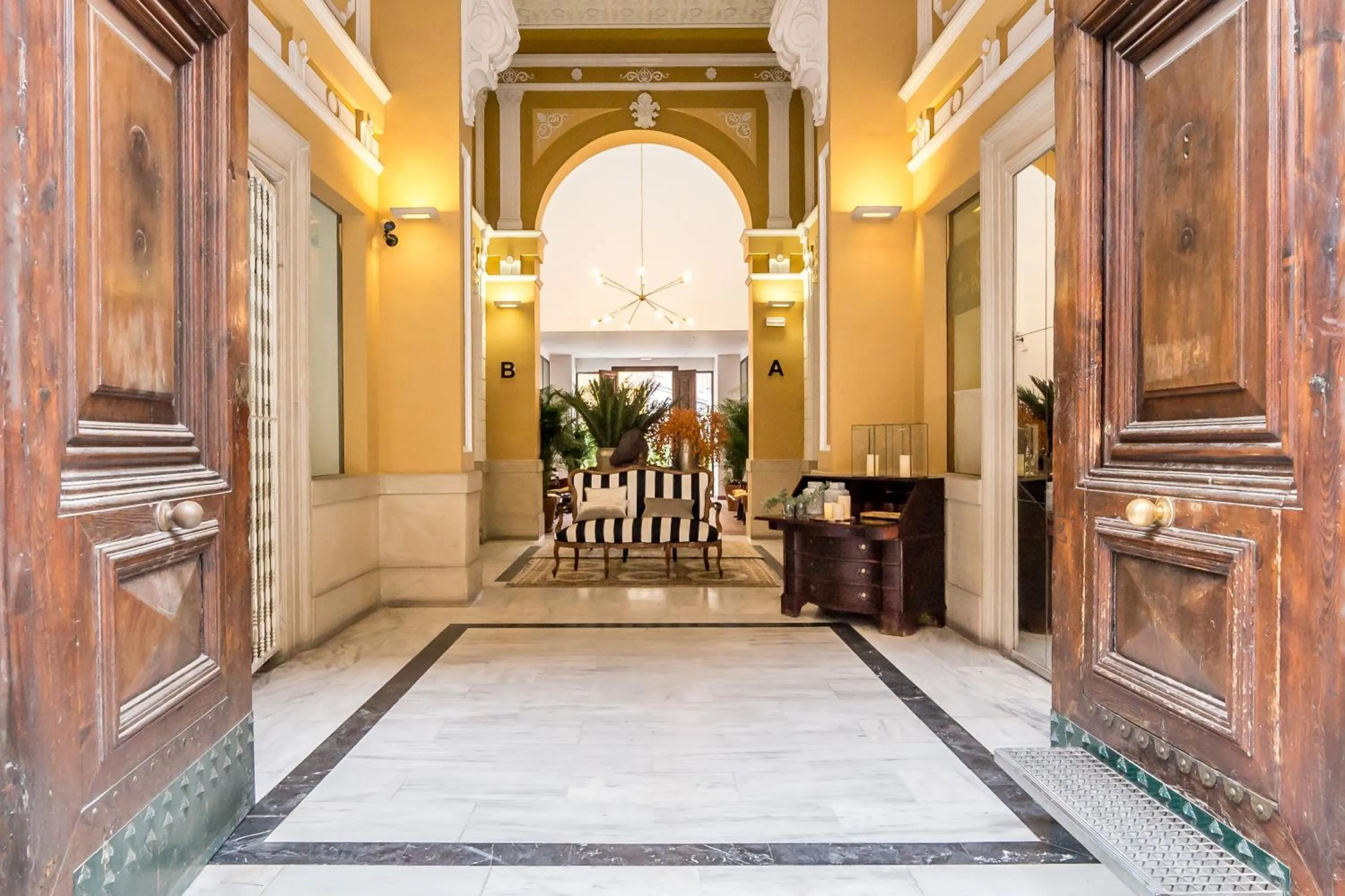 Lobby or reception in Palacio de Rojas by Moontels