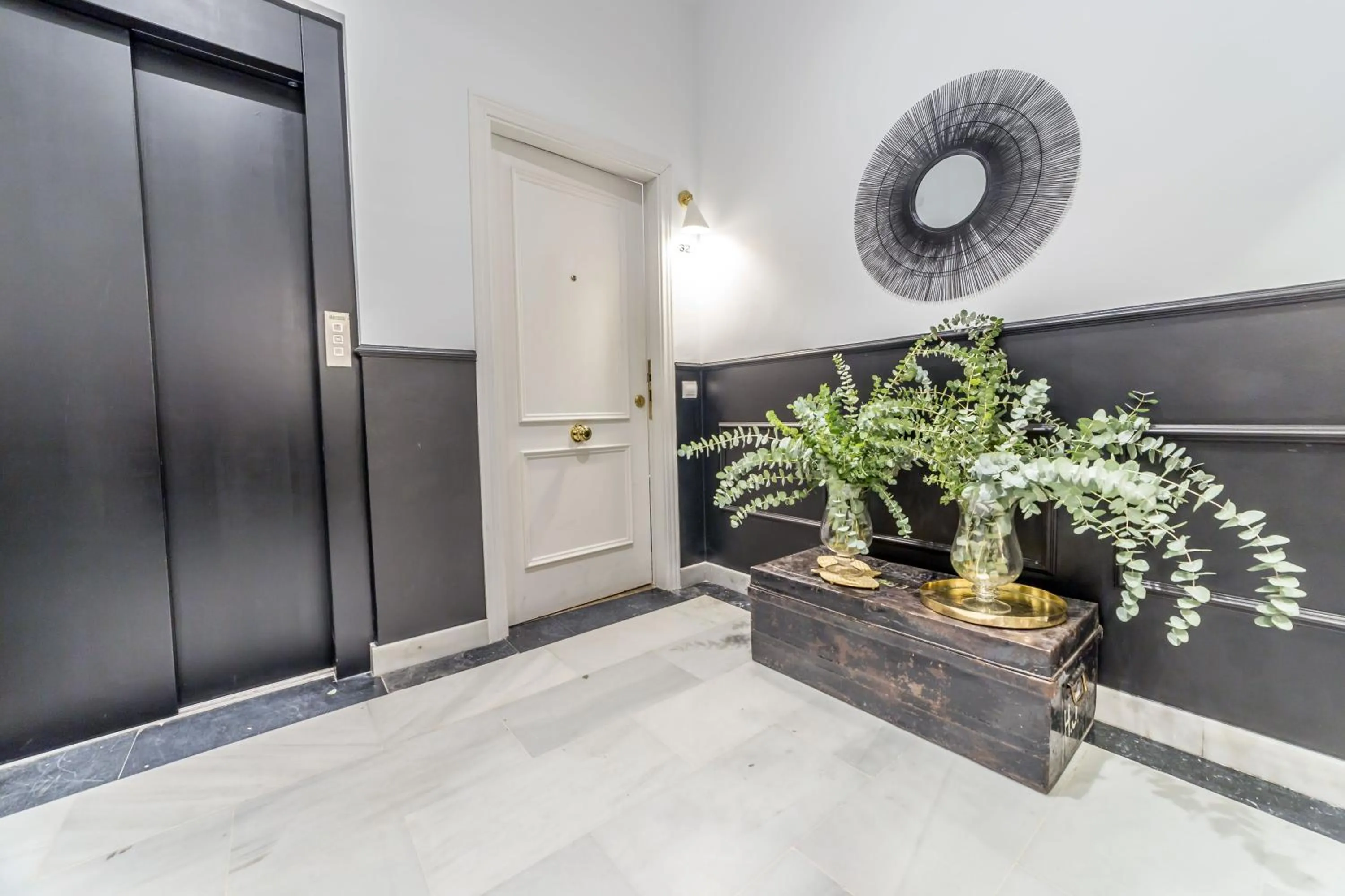 Decorative detail in Palacio de Rojas by Moontels