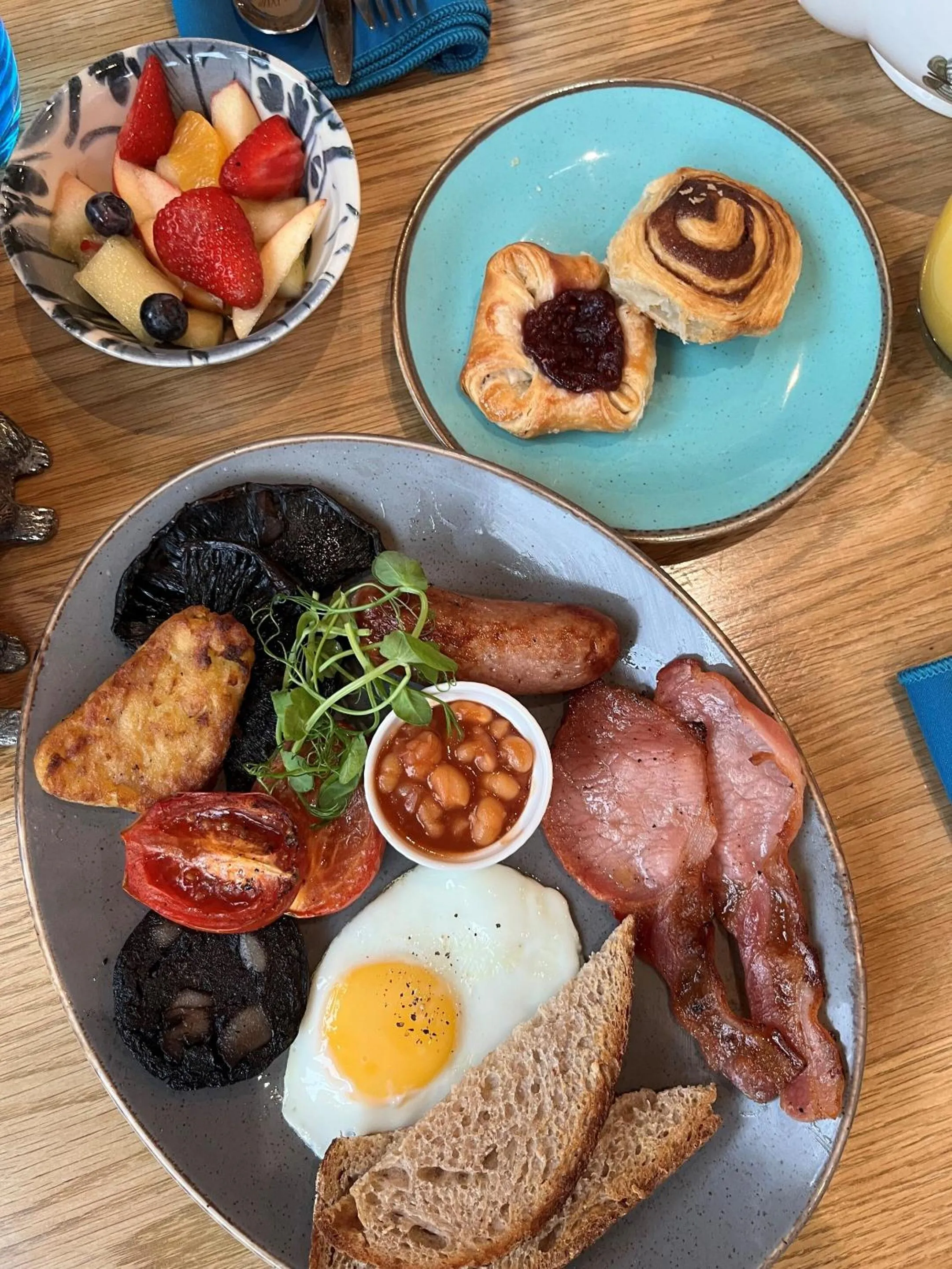 Breakfast in Darwin's Townhouse