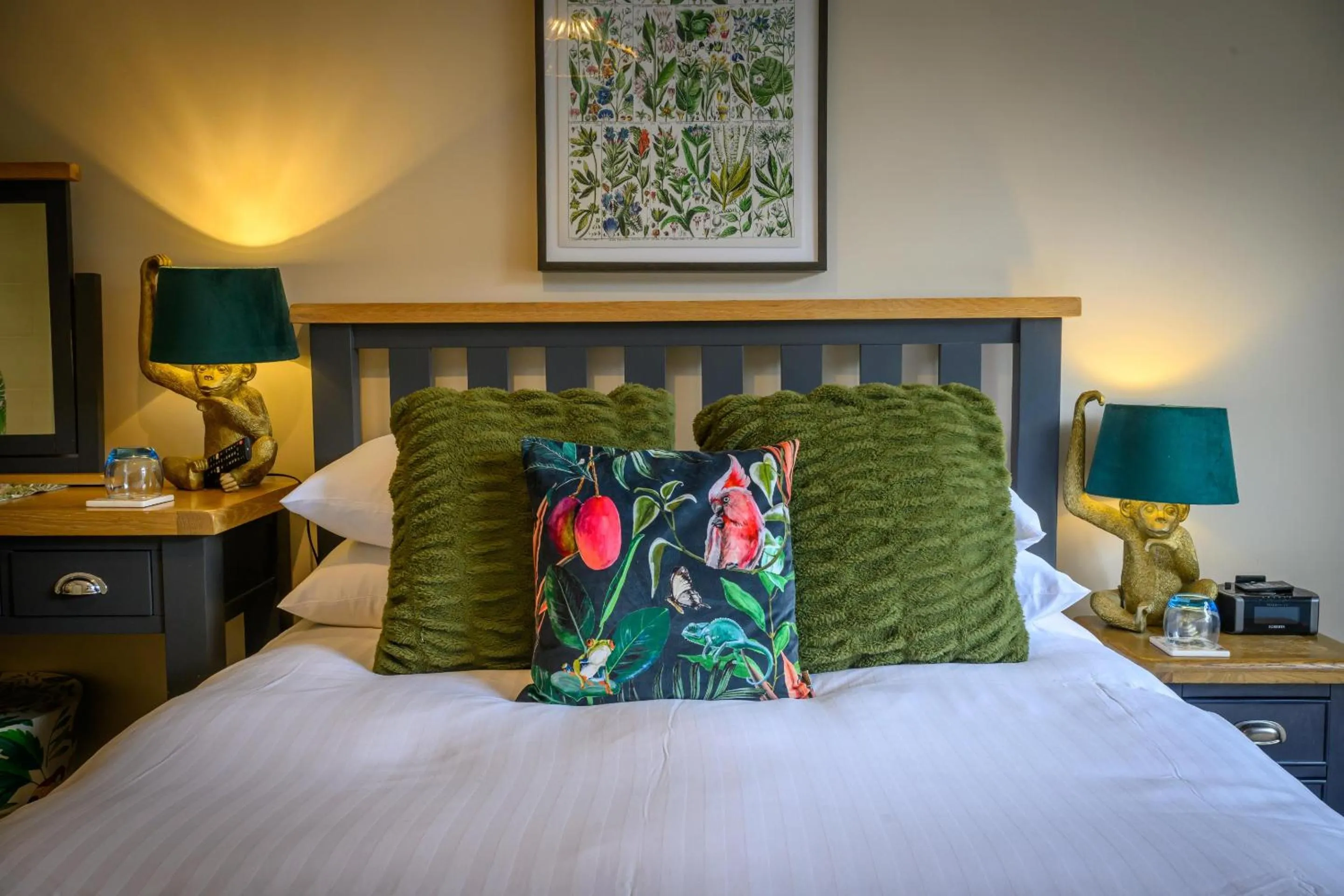 Bedroom, Bed in Darwin's Townhouse