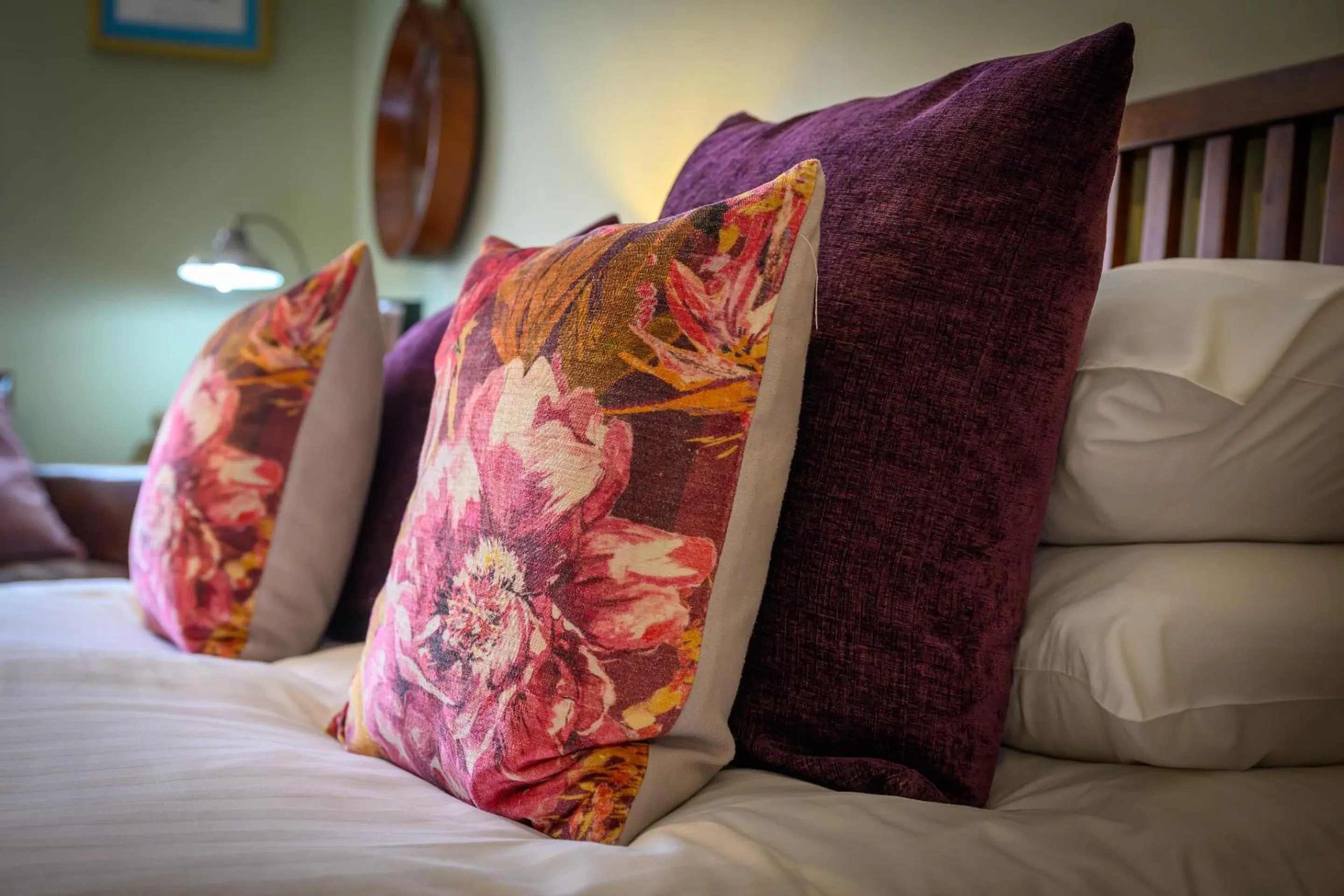 Bedroom, Bed in Darwin's Townhouse