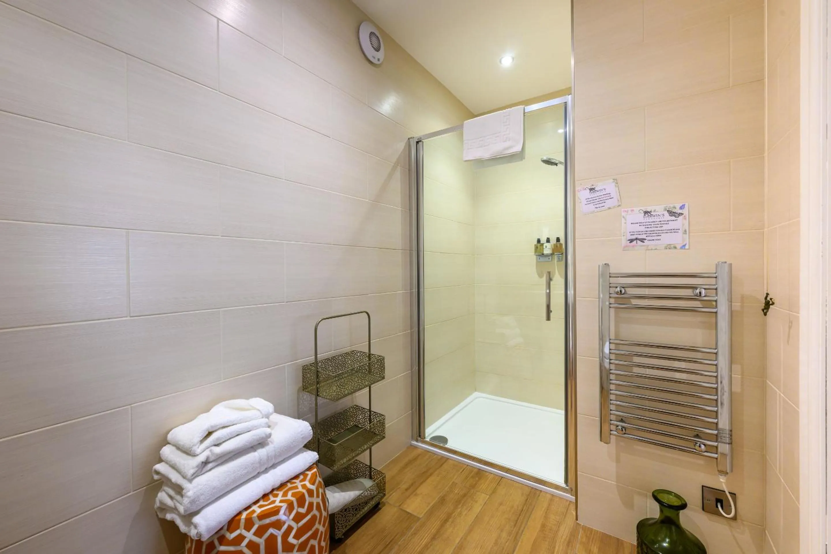 Bathroom in Darwin's Townhouse