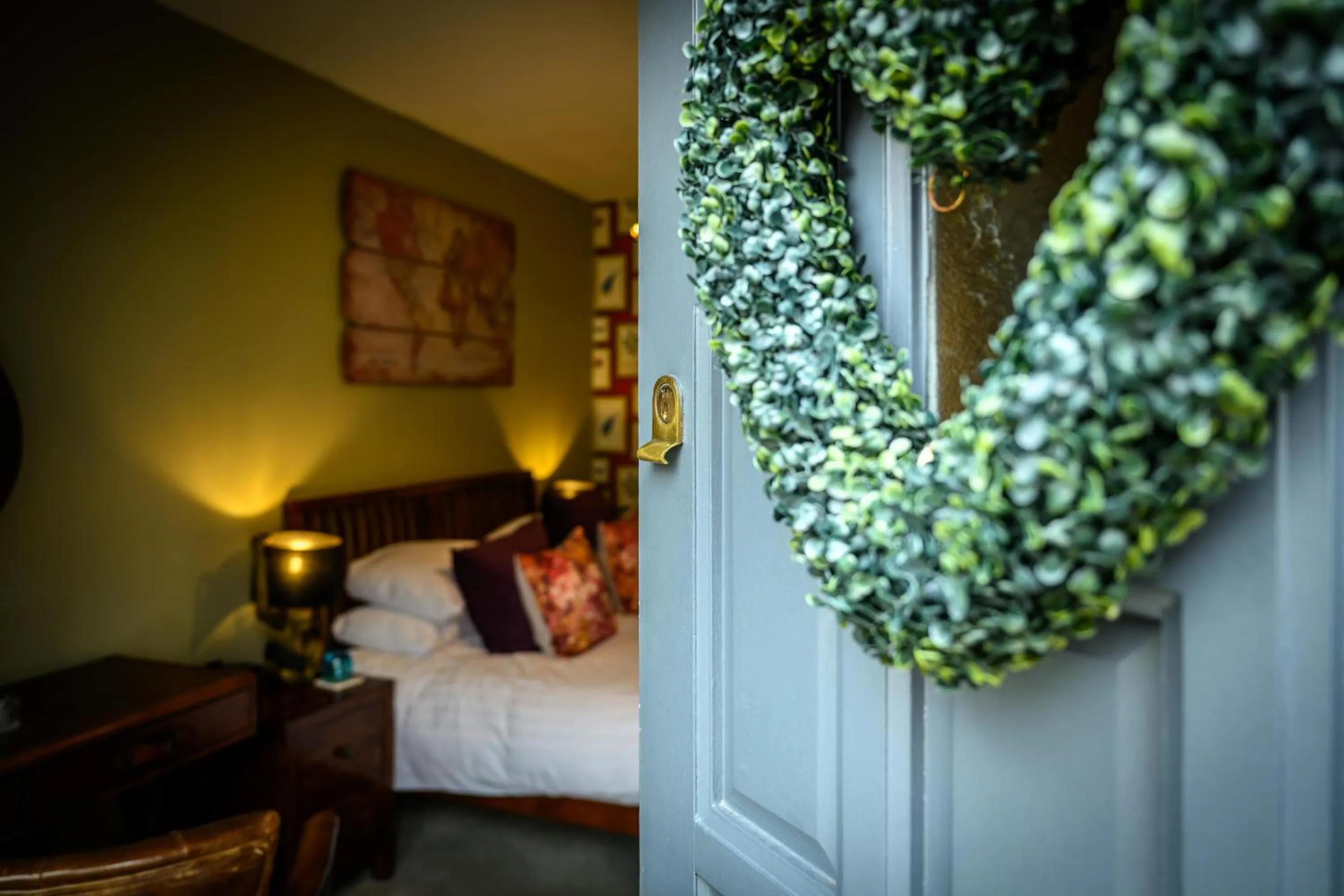 Bedroom, Bed in Darwin's Townhouse