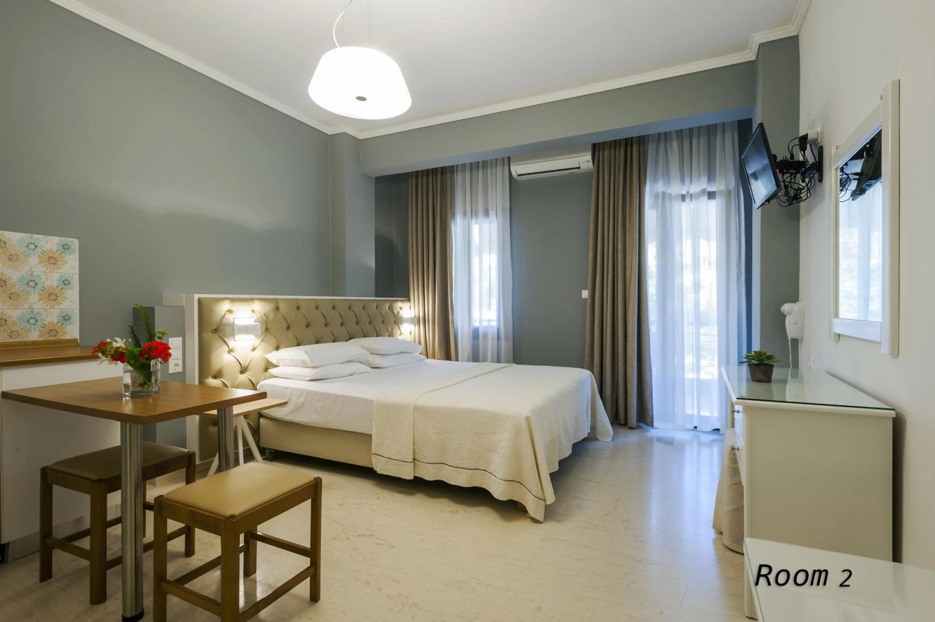 Kitchen or kitchenette, Bed in Hotel Oriana - Adults Only
