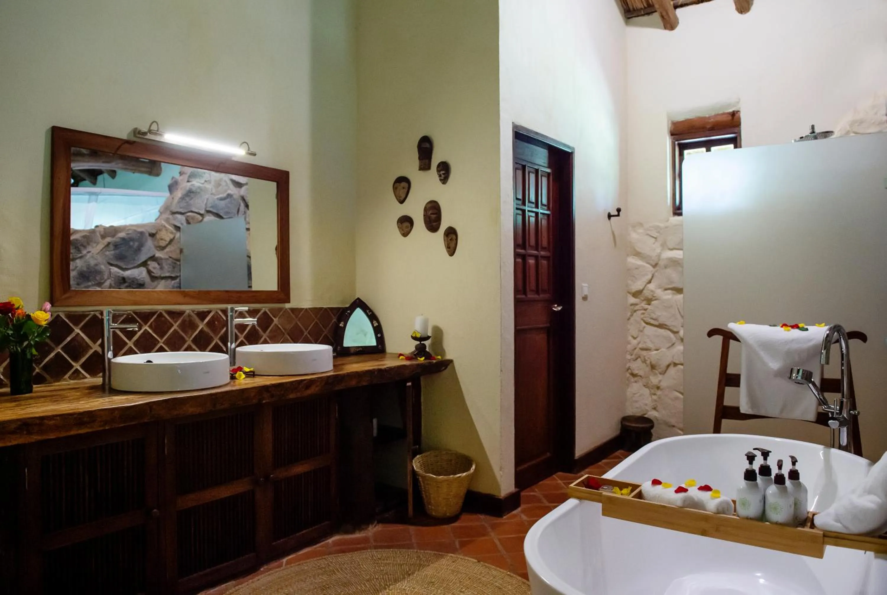 Bathroom in Rivertrees Country Inn