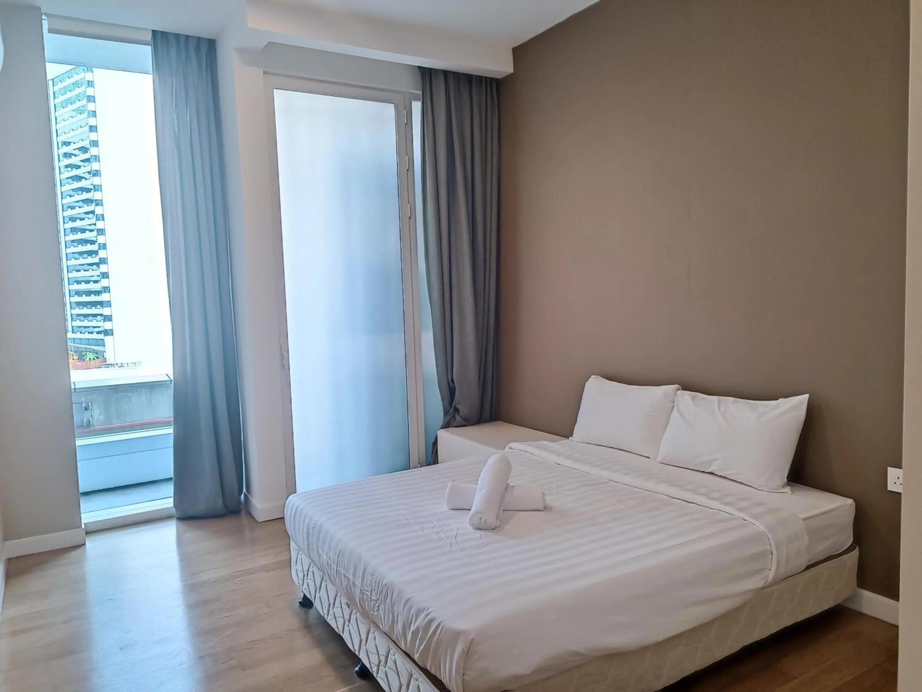 Bedroom, Bed in Castle Quest Residence