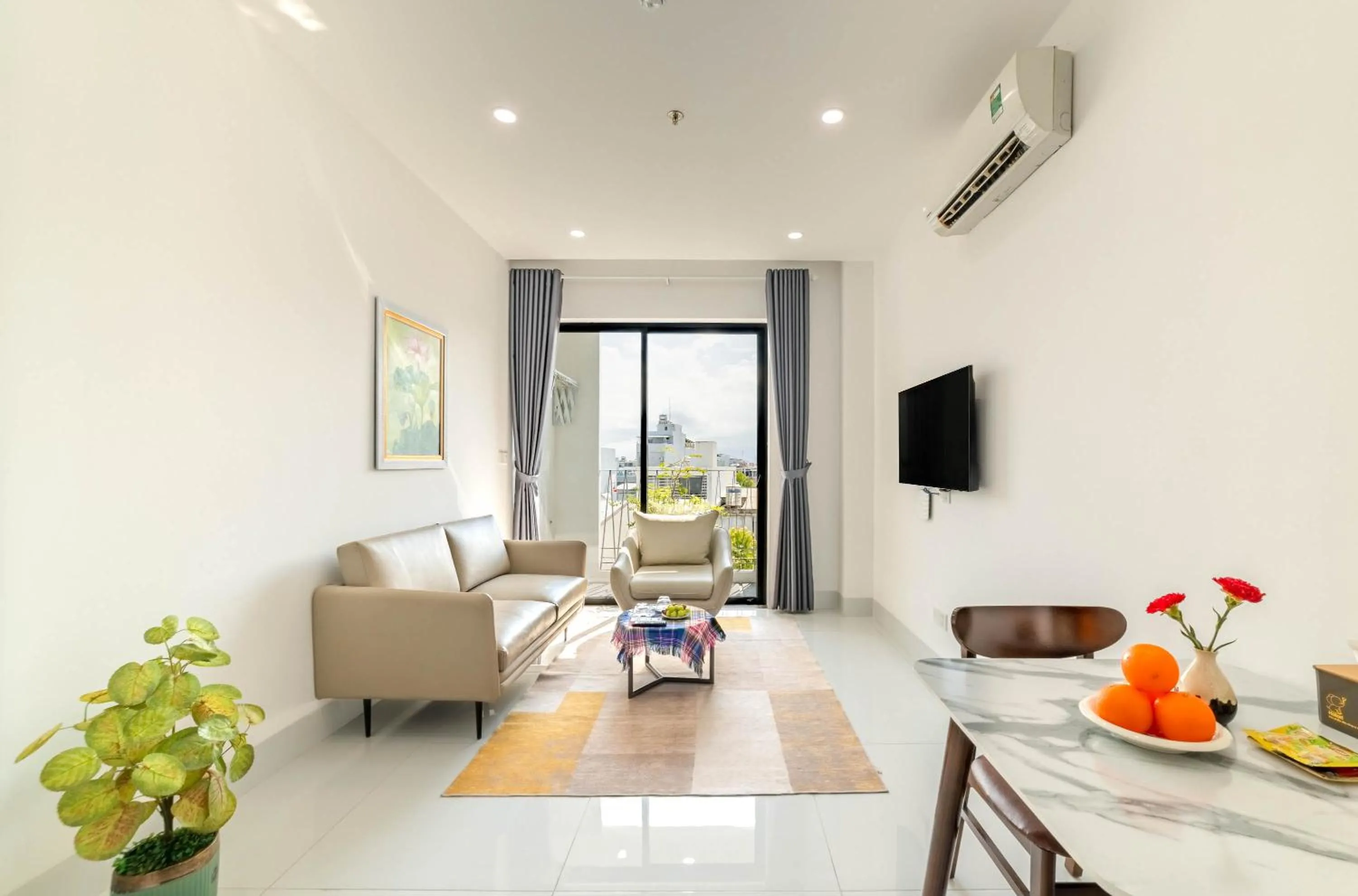 TV and multimedia in MTR Apartment & Hotel