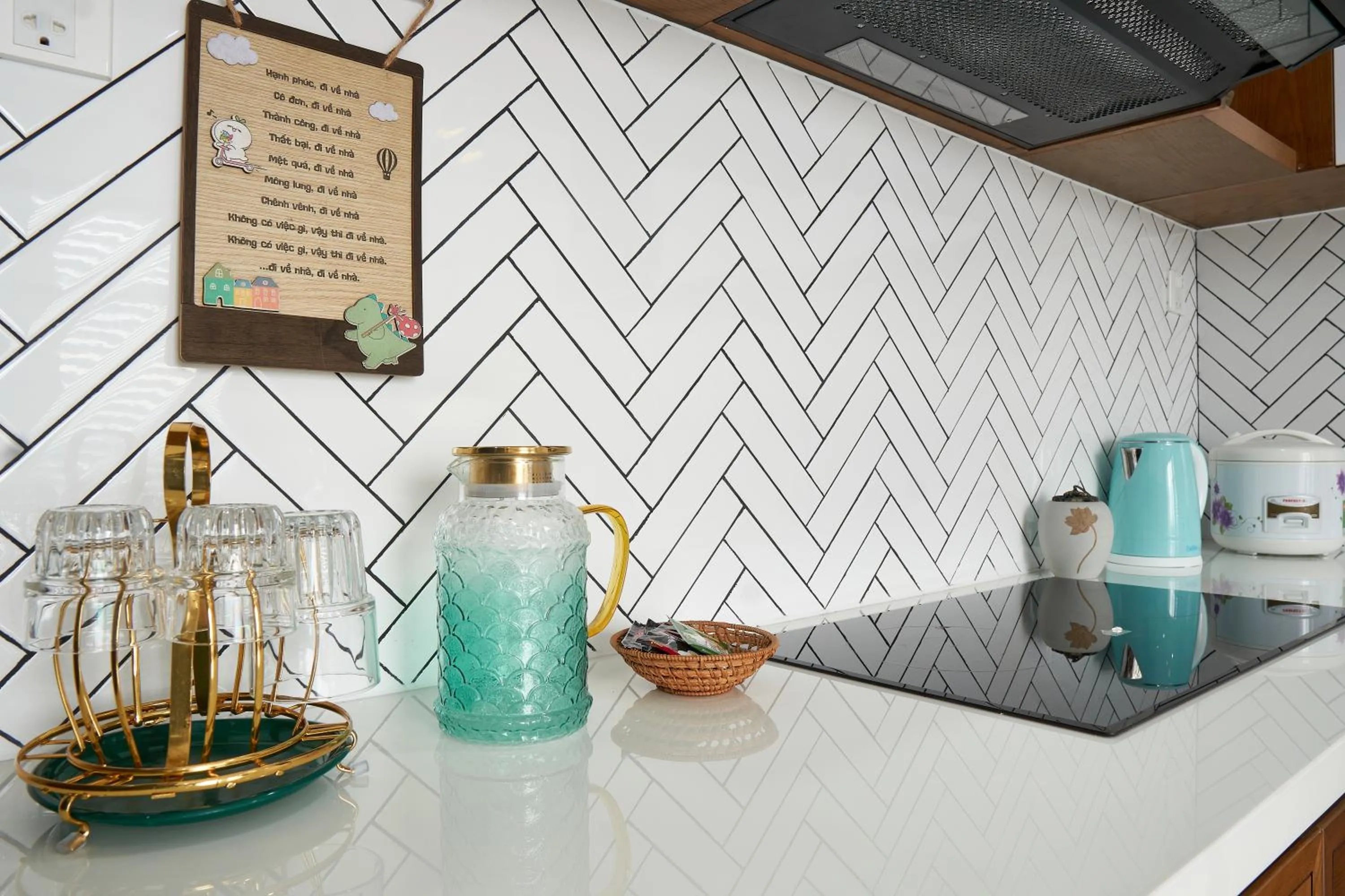 Coffee/tea facilities in MTR Apartment & Hotel