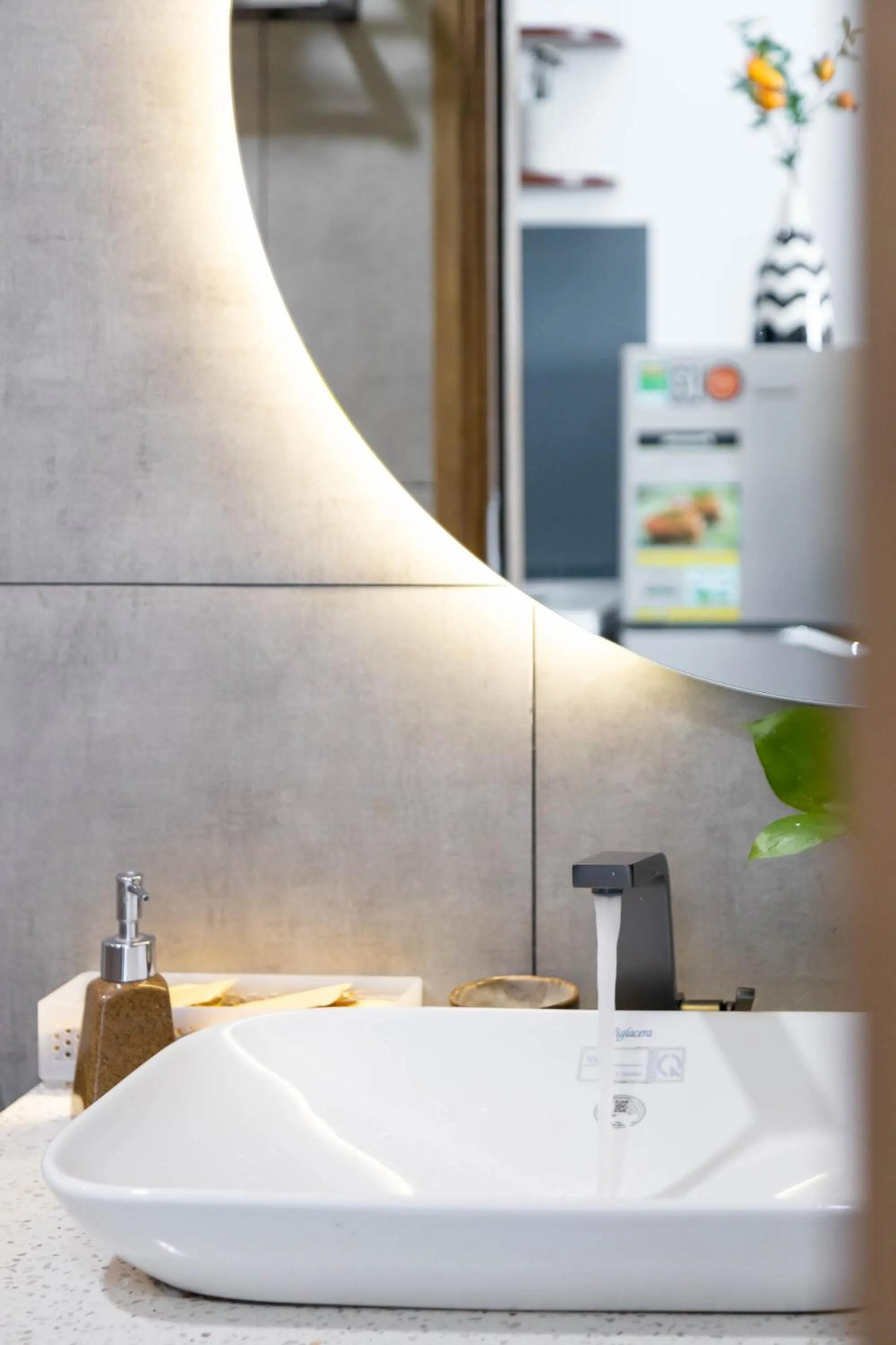 Bathroom in MTR Apartment & Hotel