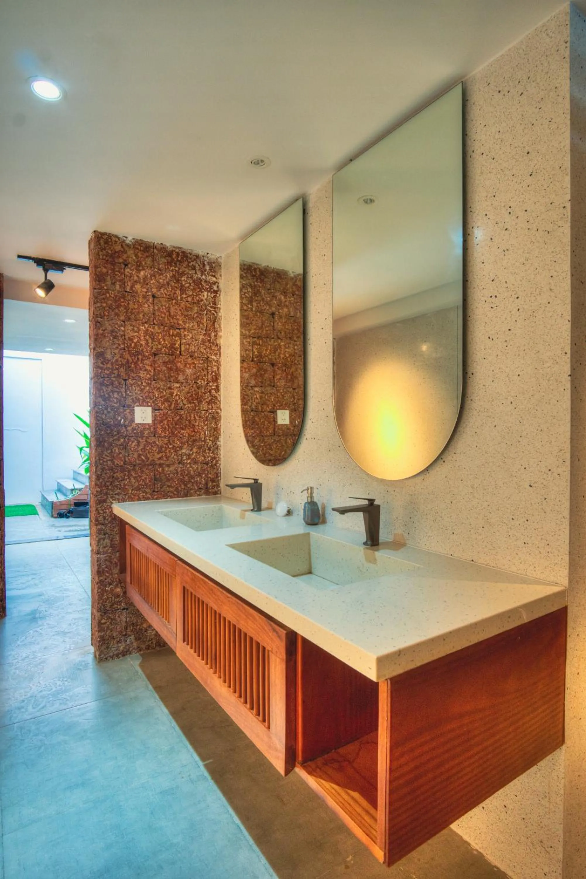 Public Bath in MTR Apartment & Hotel