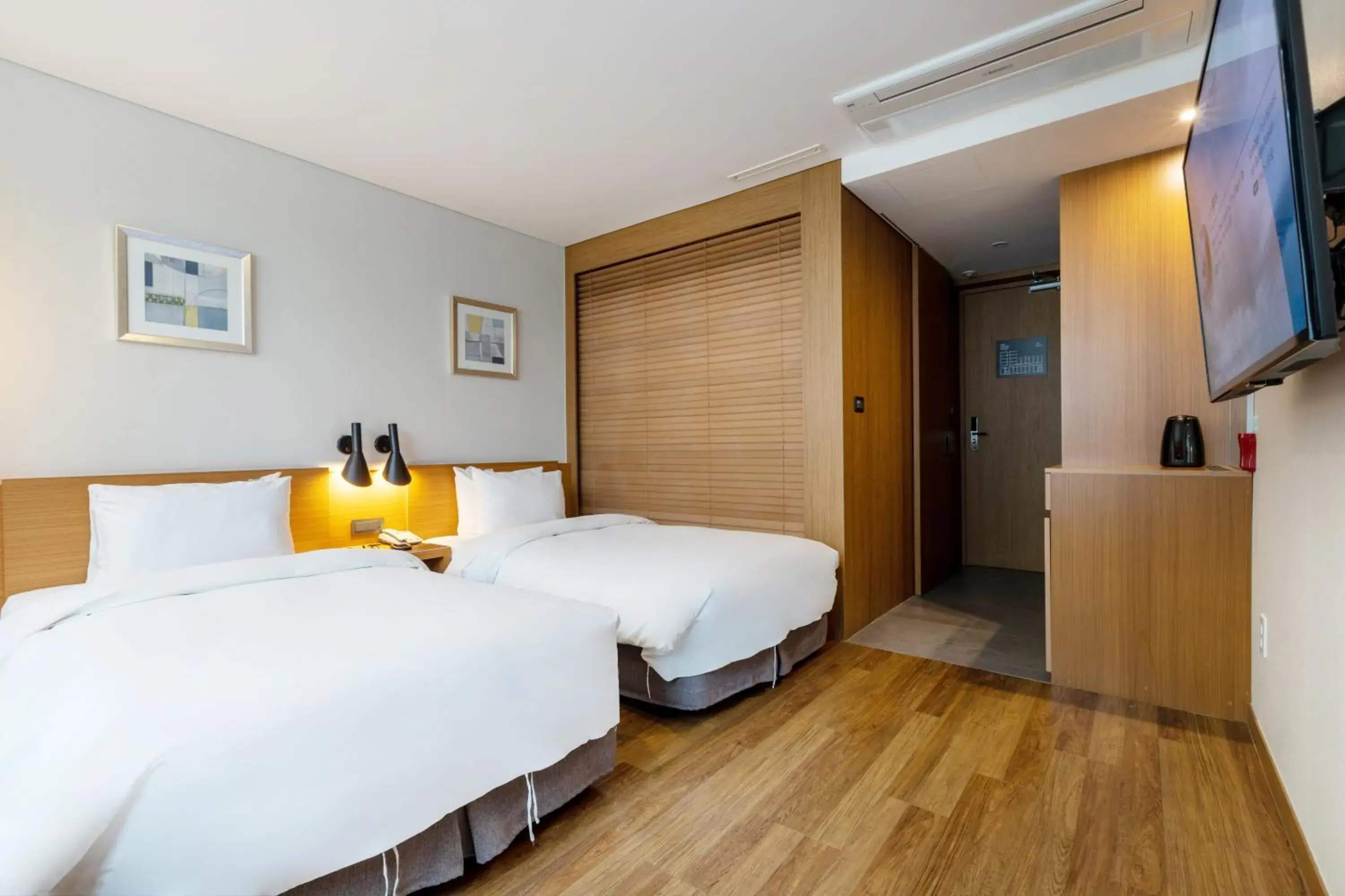 Deluxe Twin Room in Mate Hotel Paju Deluxe Twin Room in Mate Hotel Paju