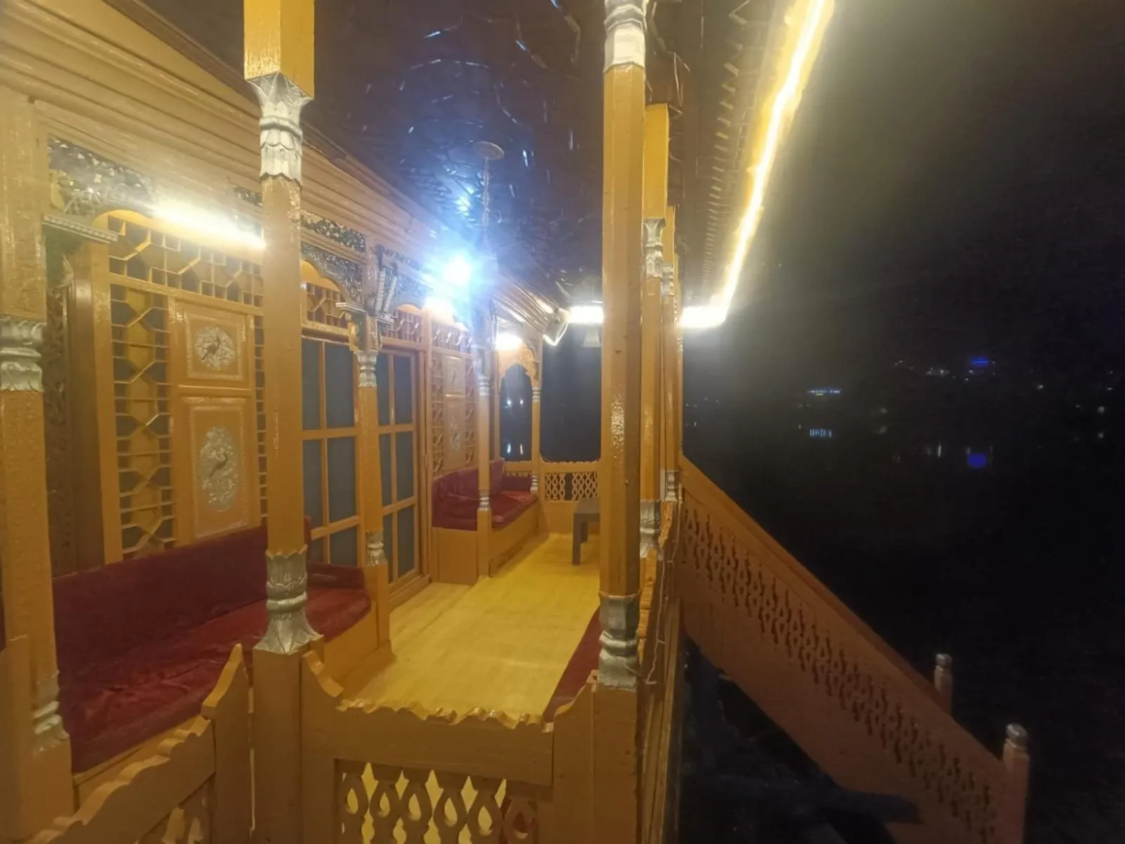 Shamus Maqbool Group Of Houseboat