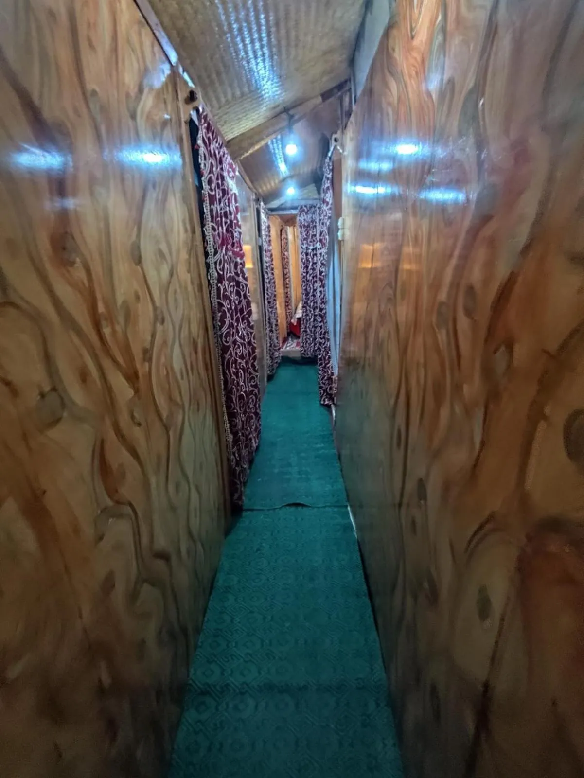 Shamus Maqbool Group Of Houseboat