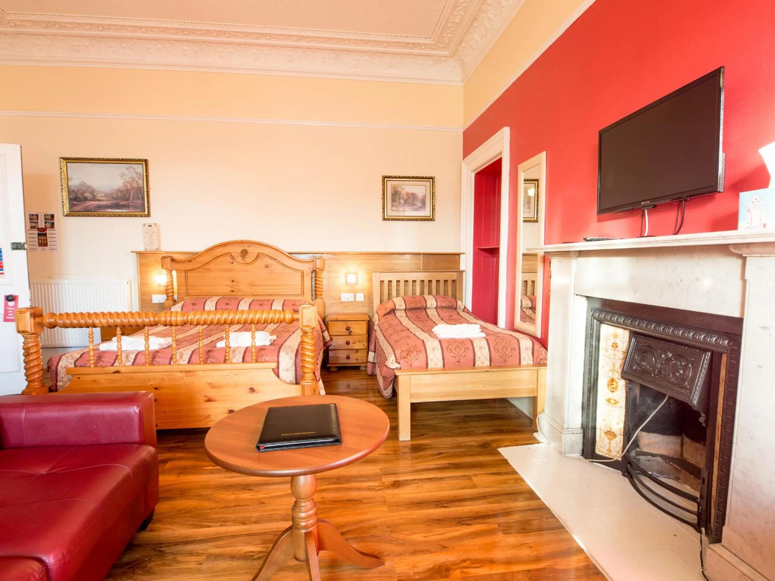 Bedroom, Bed in Corstorphine Lodge Hotel