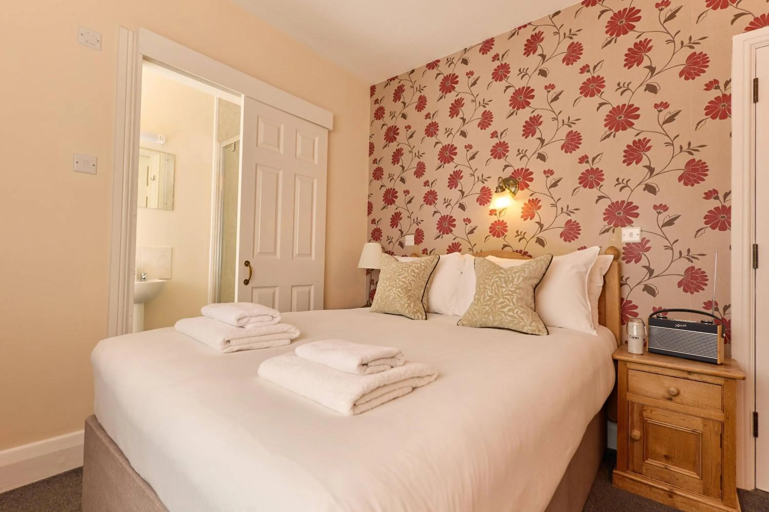 Comfy in Dolphin Hotel