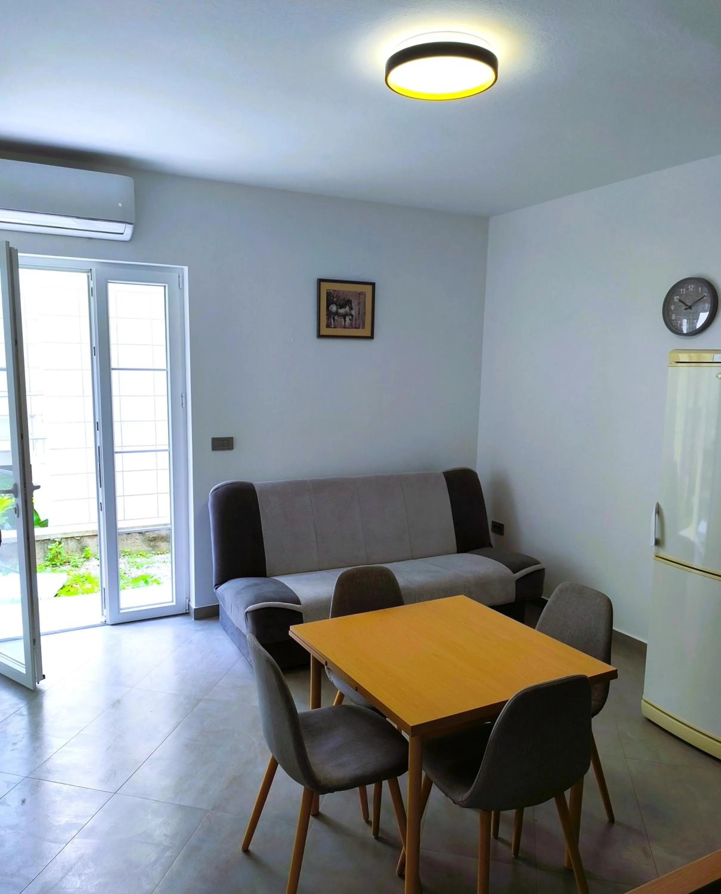 Apartments Danilo