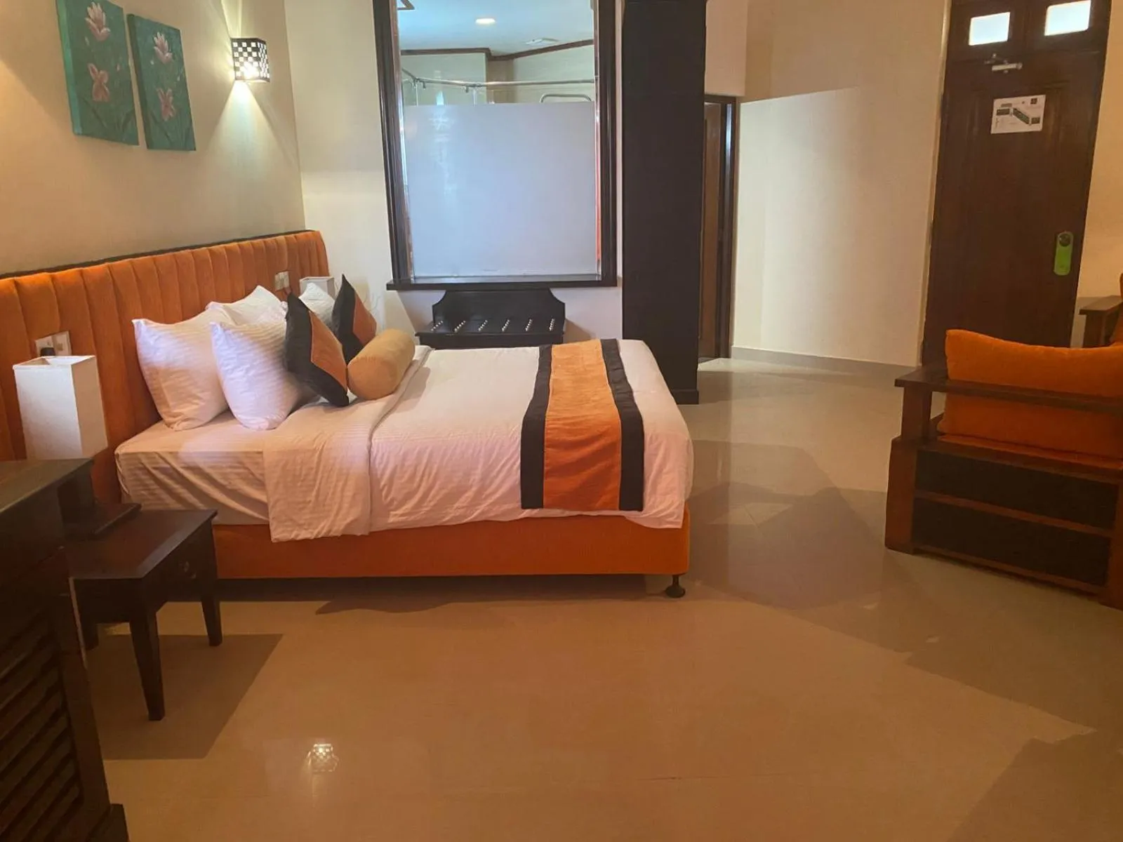 Living room, Bed in Laya Beach