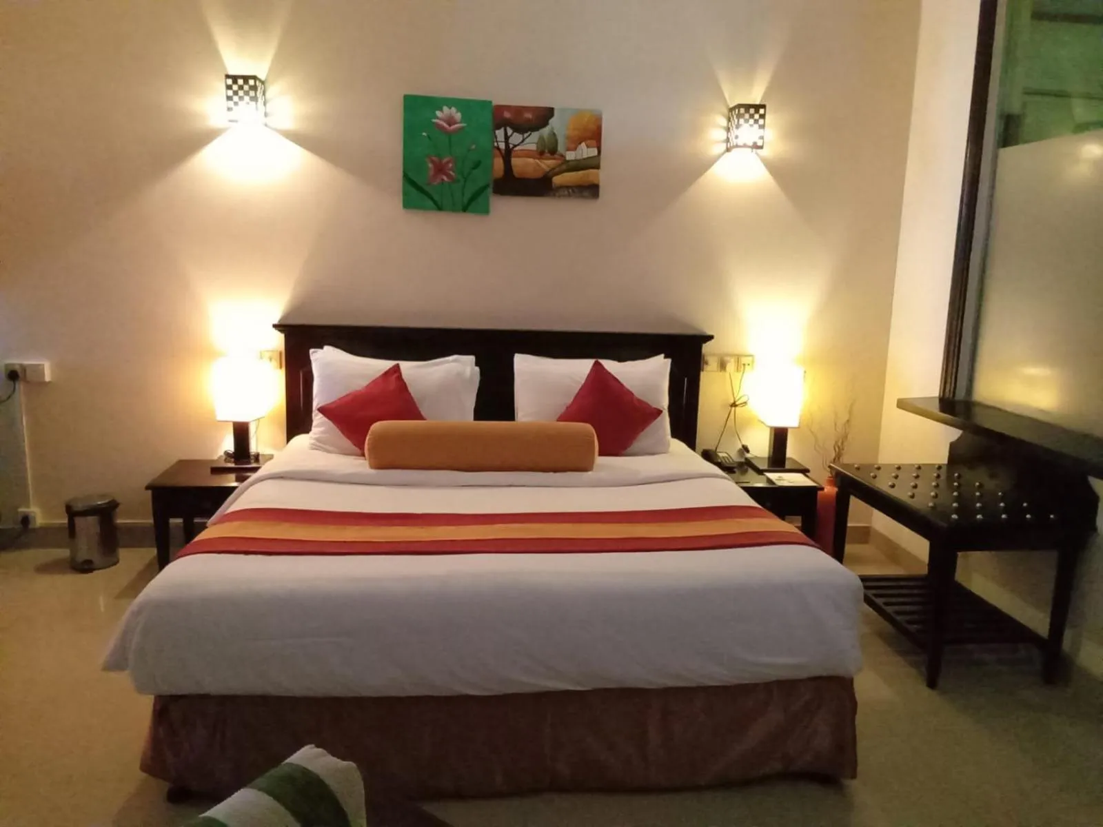 Bedroom, Bed in Laya Beach