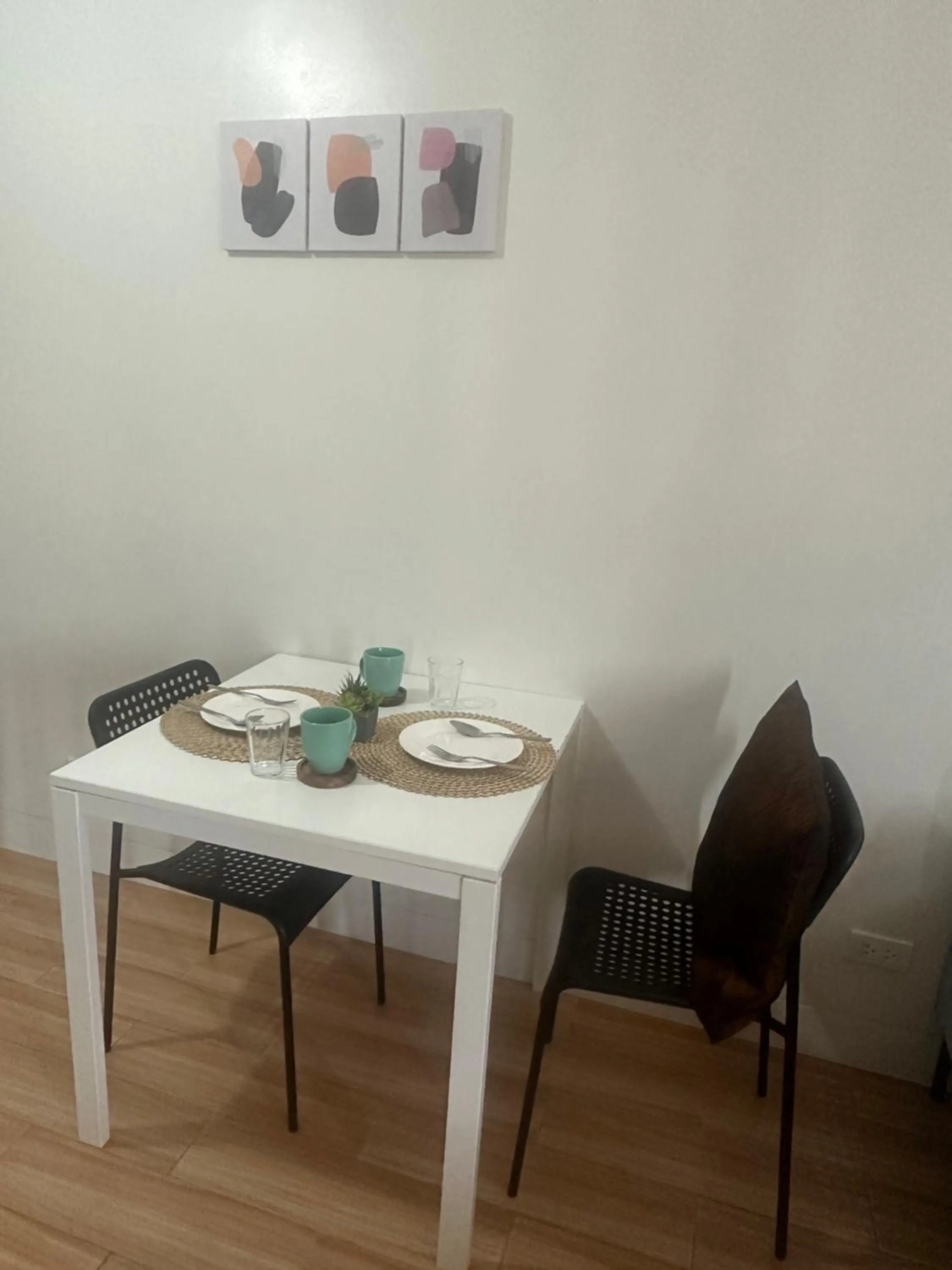 Neat Unit in Holland Park Southwoods