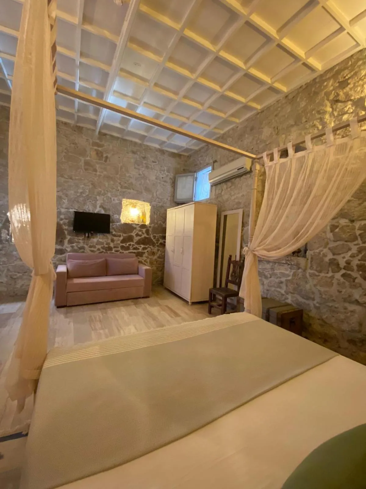 Massage in Aliko Hotel