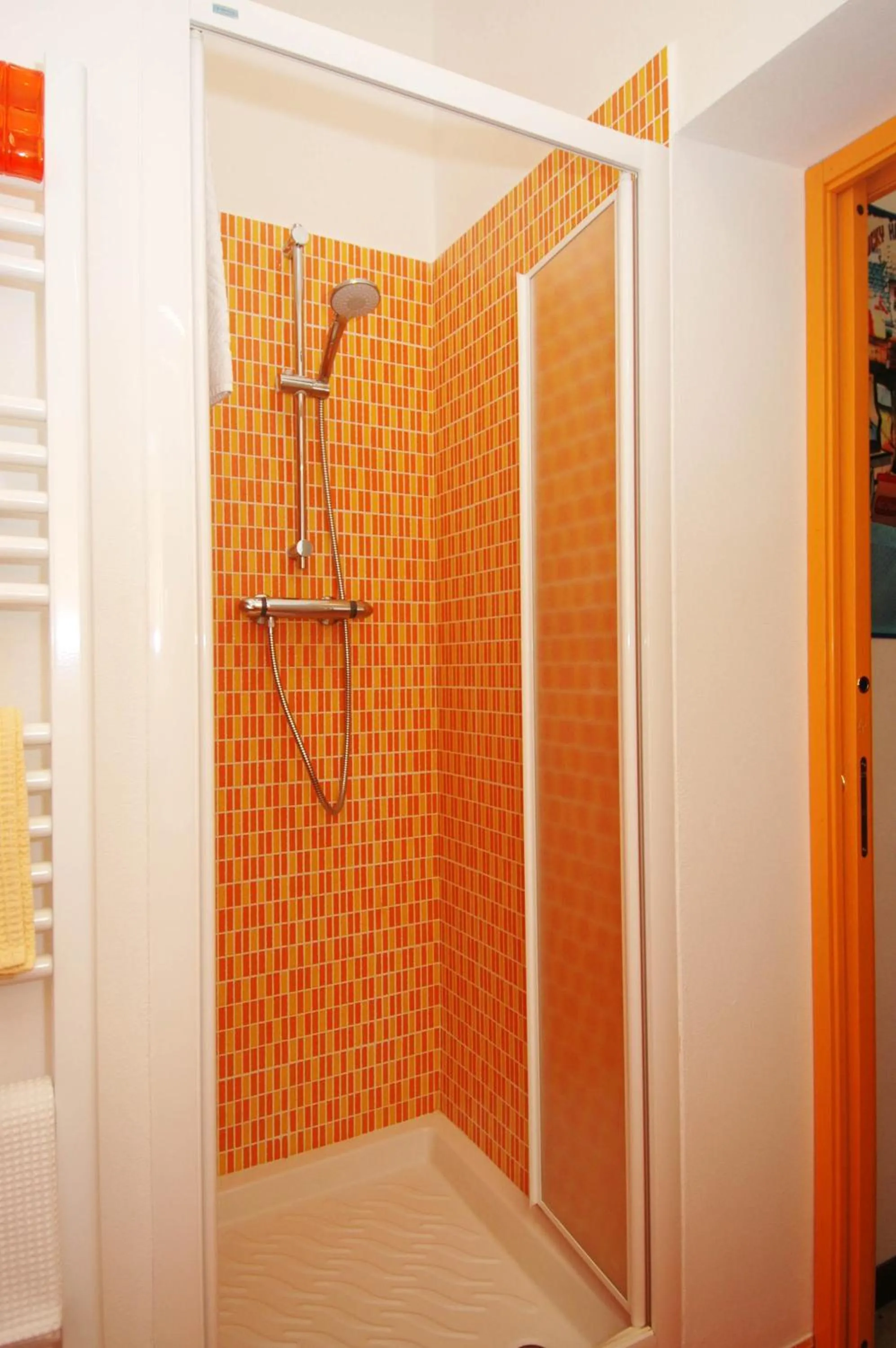 Shower in B&B Casa Certosa