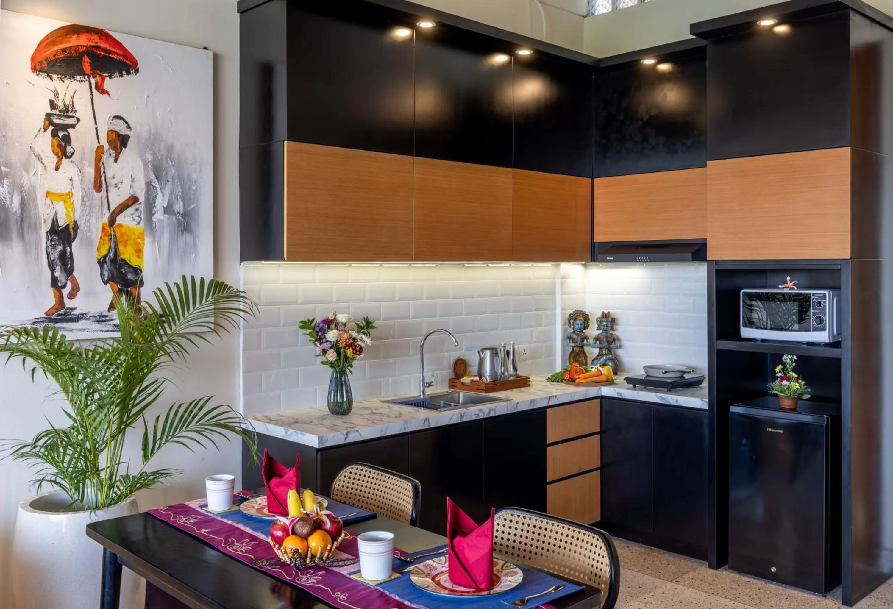 Kitchen or kitchenette in Mokko Suites Batubelig