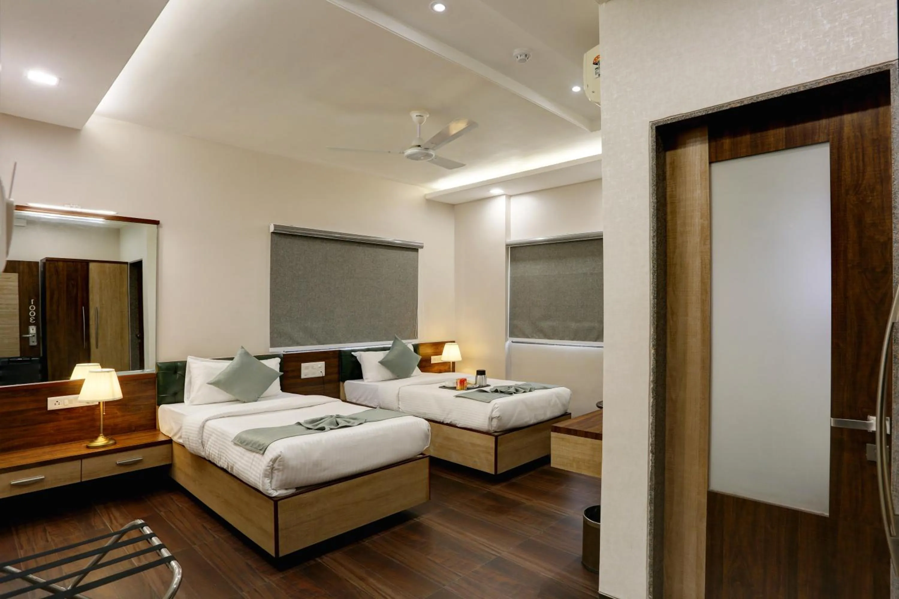 Bedroom, Bed in Hotel Ozone Inn Colaba