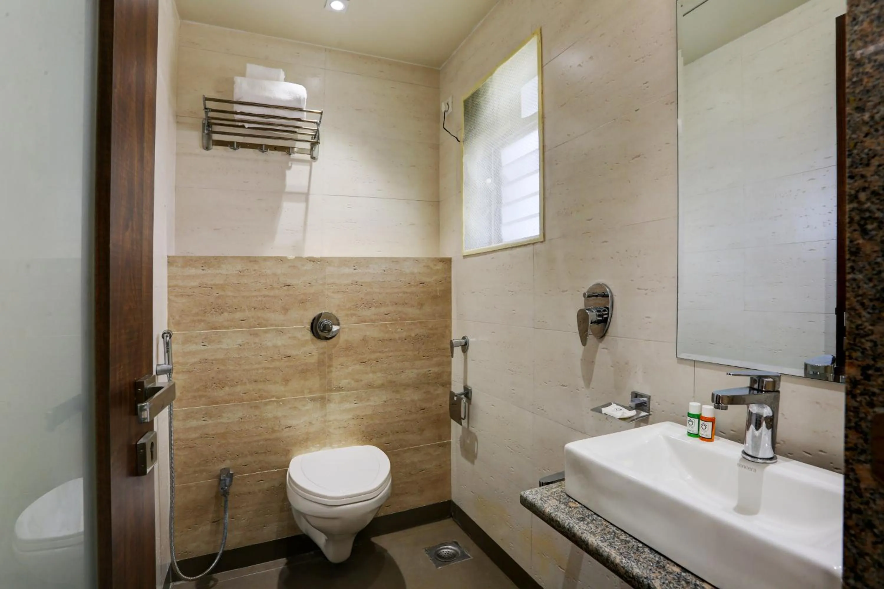 Bathroom in Hotel Ozone Inn Colaba