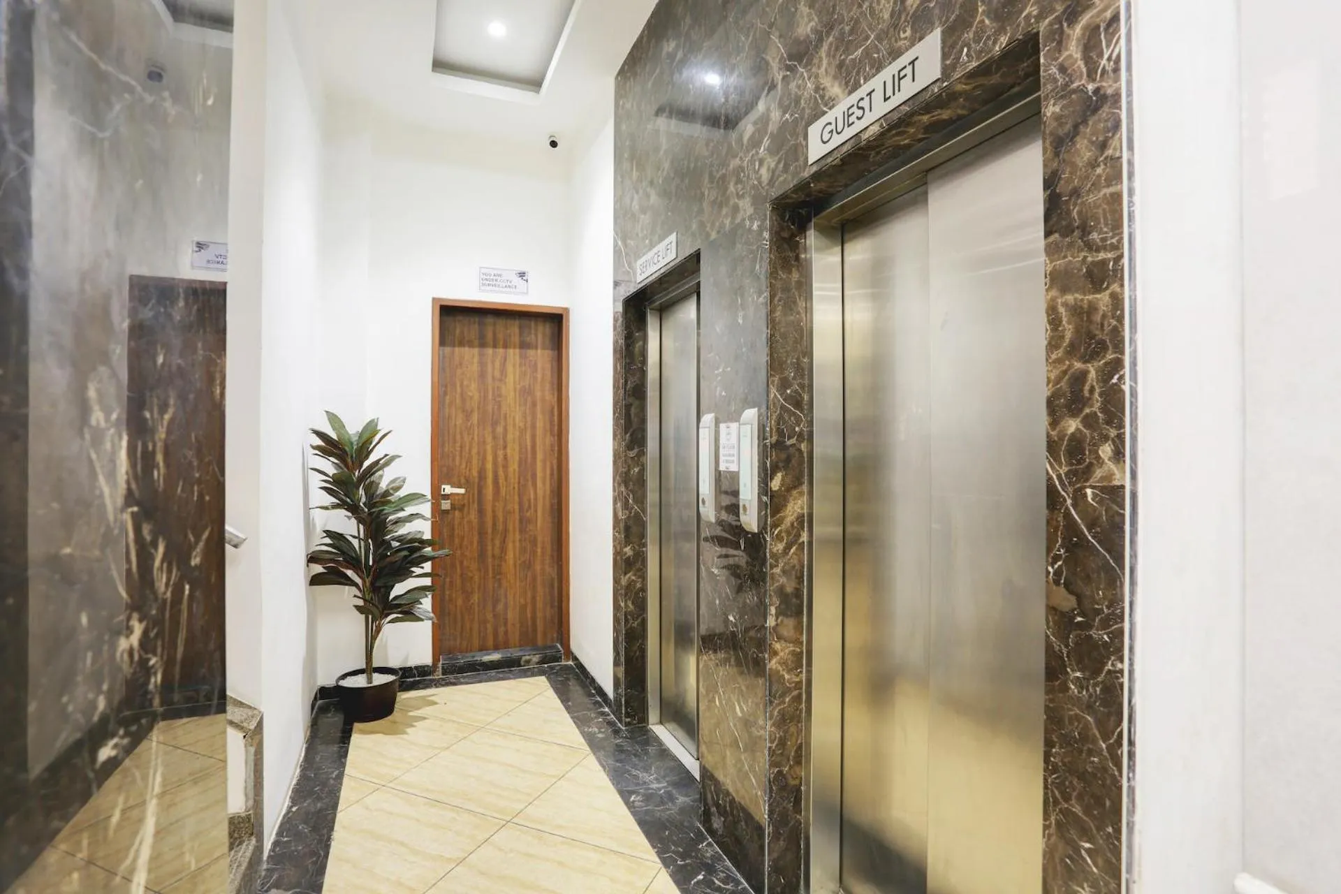 elevator in Hotel Ozone Inn Colaba