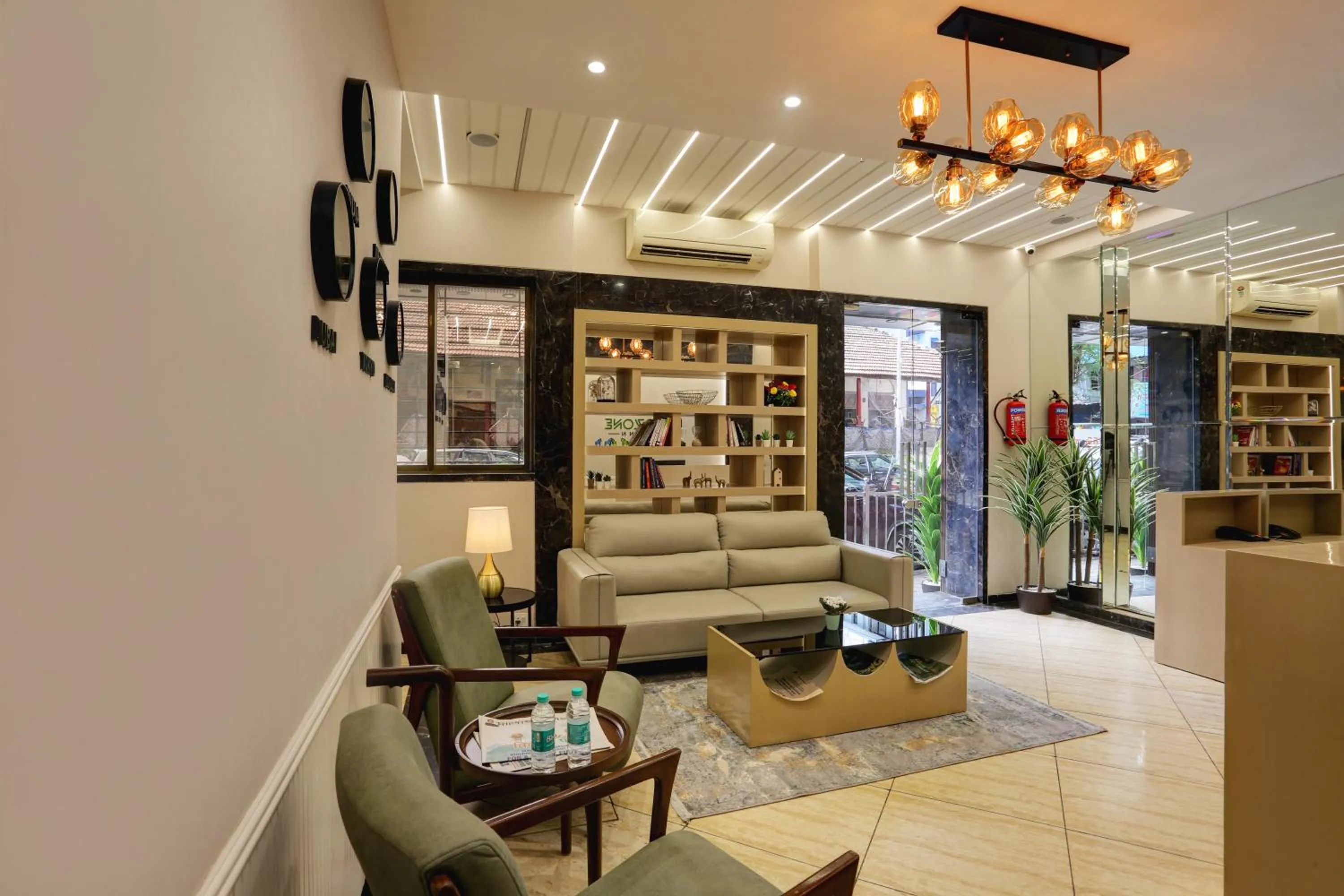 Lobby or reception in Hotel Ozone Inn Colaba