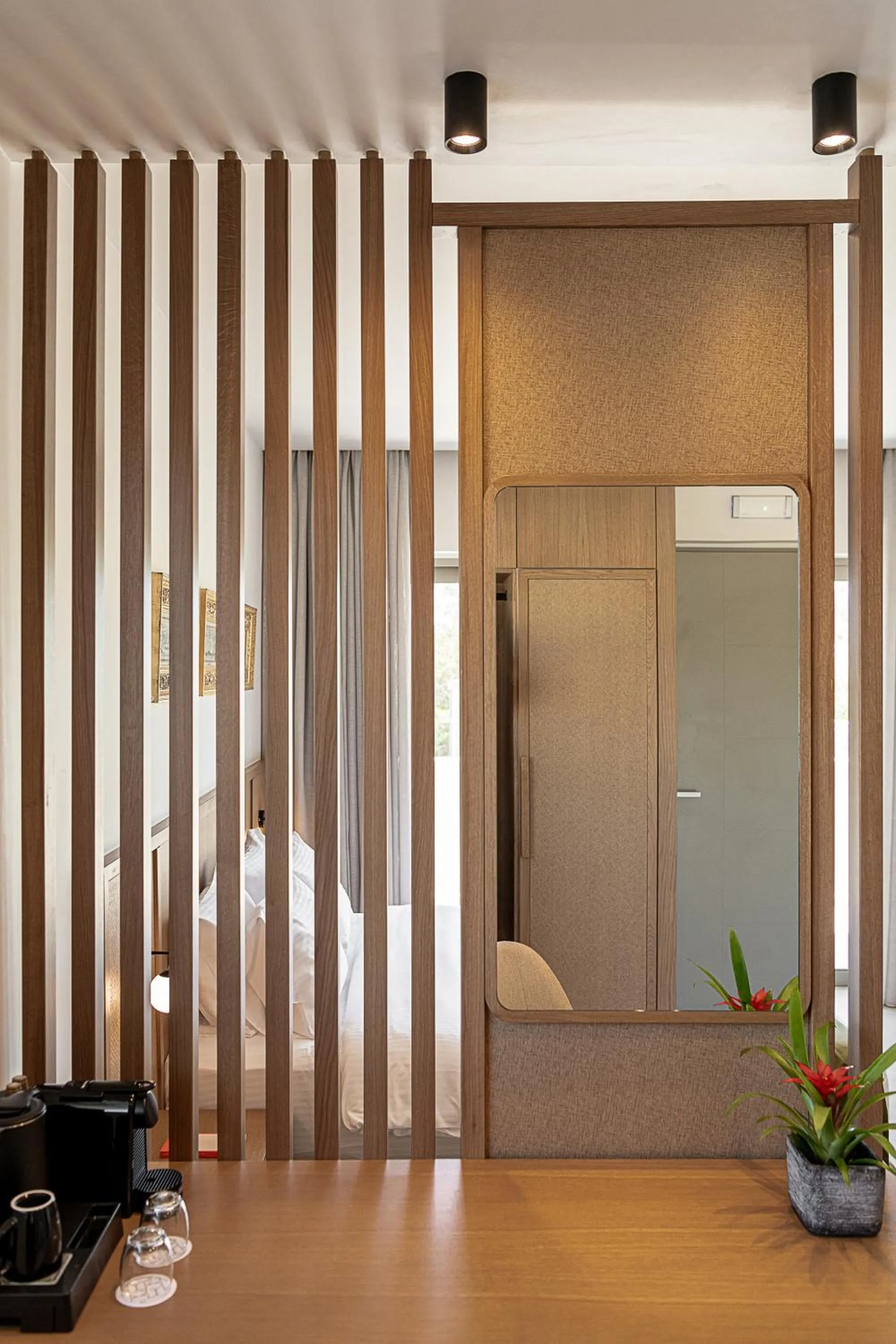 wardrobe in Inea Sole Boutique Hotel