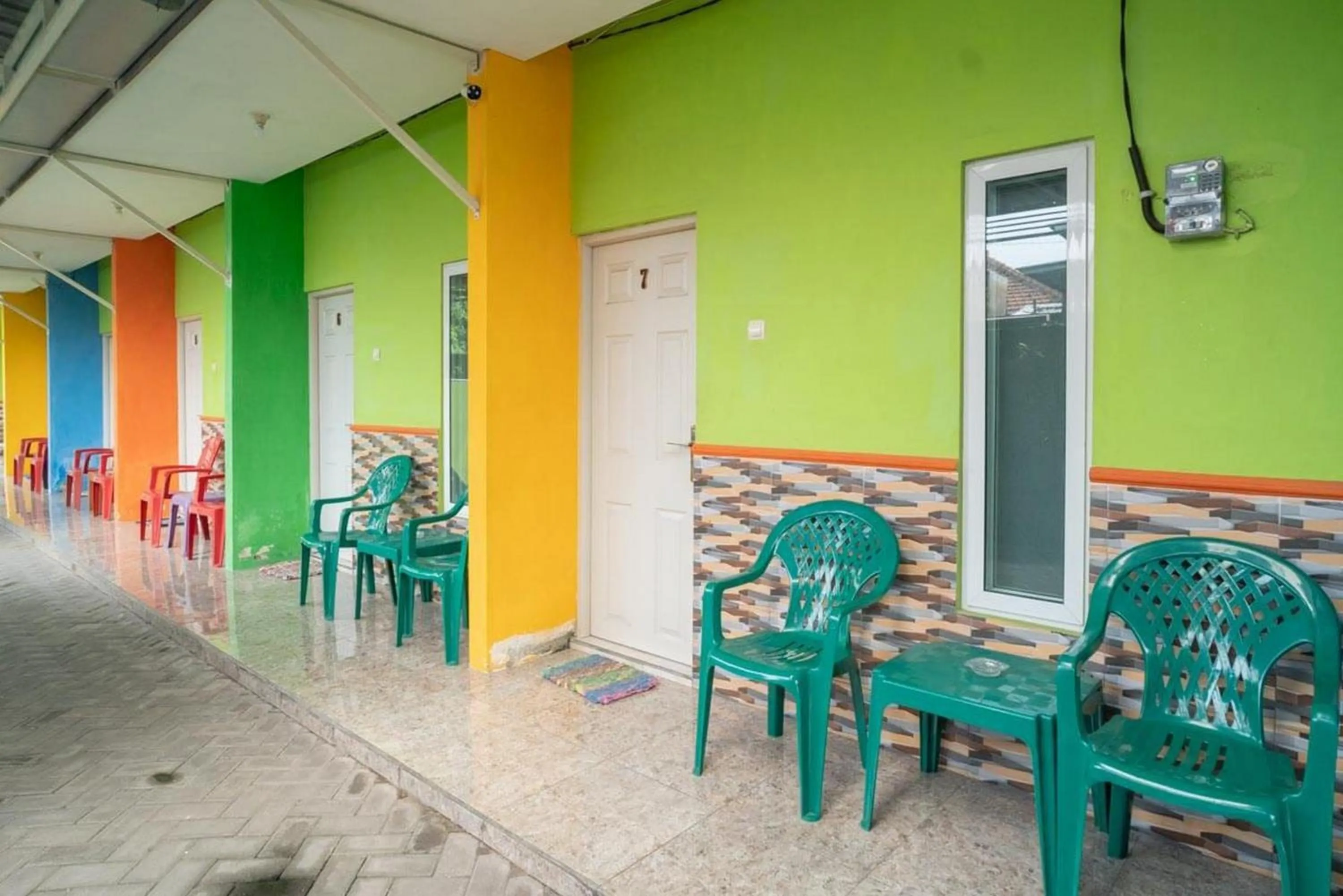 Property building in RedDoorz Syariah near Lippo Plaza Sidoarjo