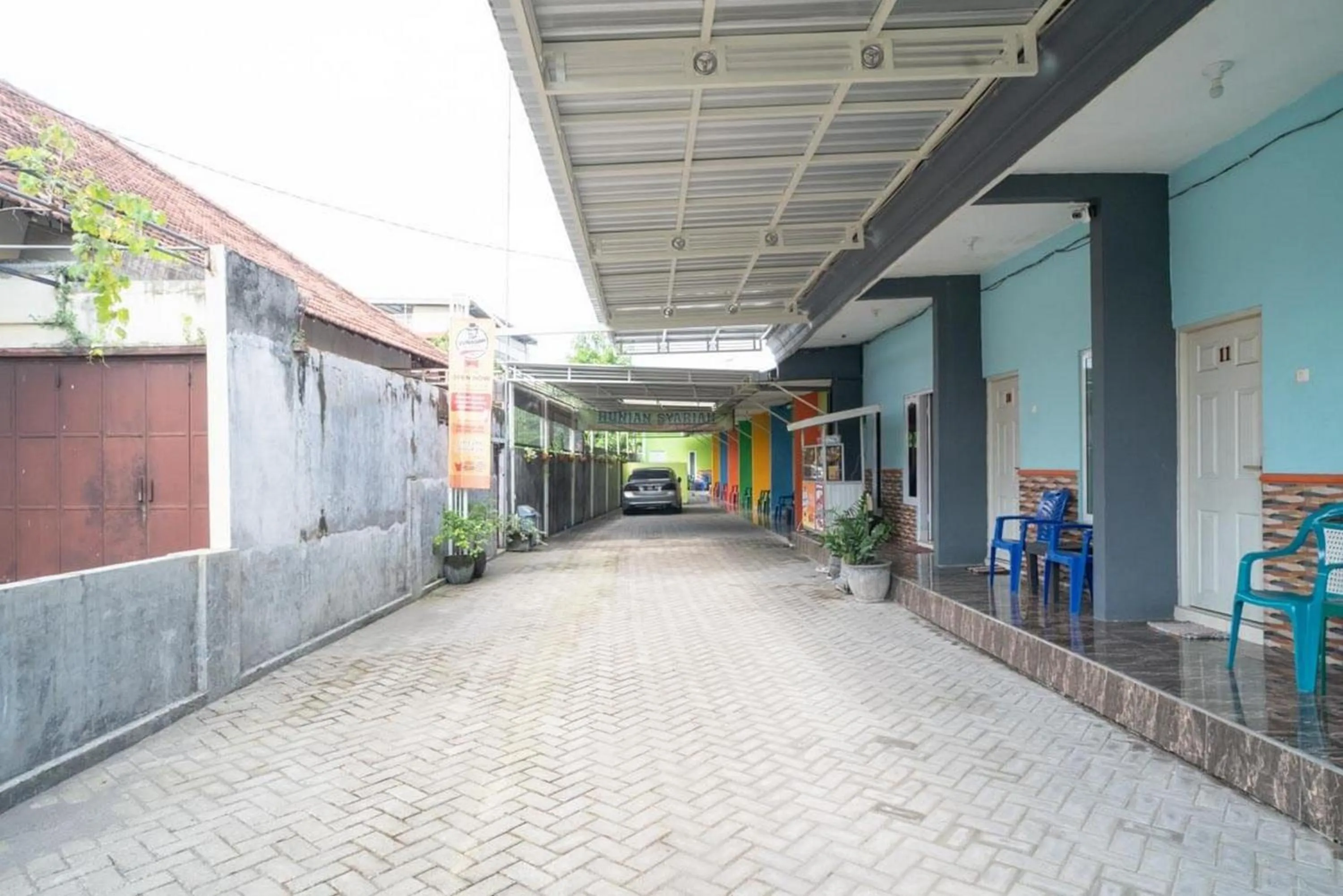 Property building in RedDoorz Syariah near Lippo Plaza Sidoarjo