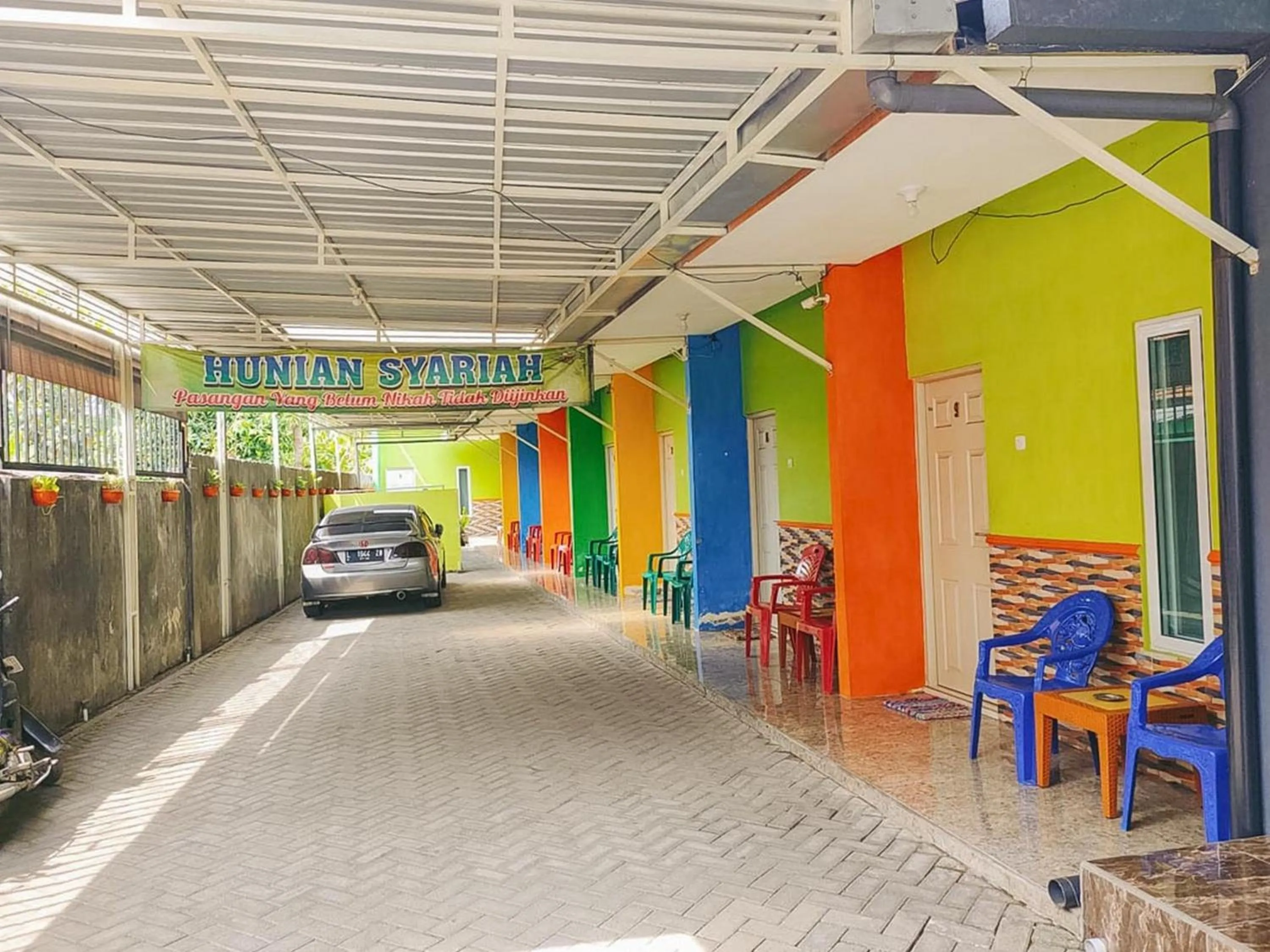 Property building in RedDoorz Syariah near Lippo Plaza Sidoarjo