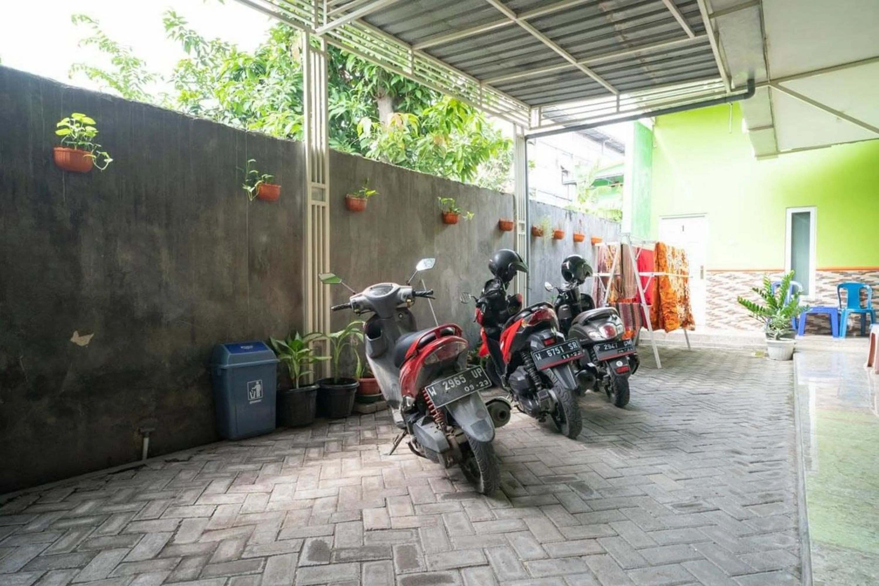 Parking in RedDoorz Syariah near Lippo Plaza Sidoarjo