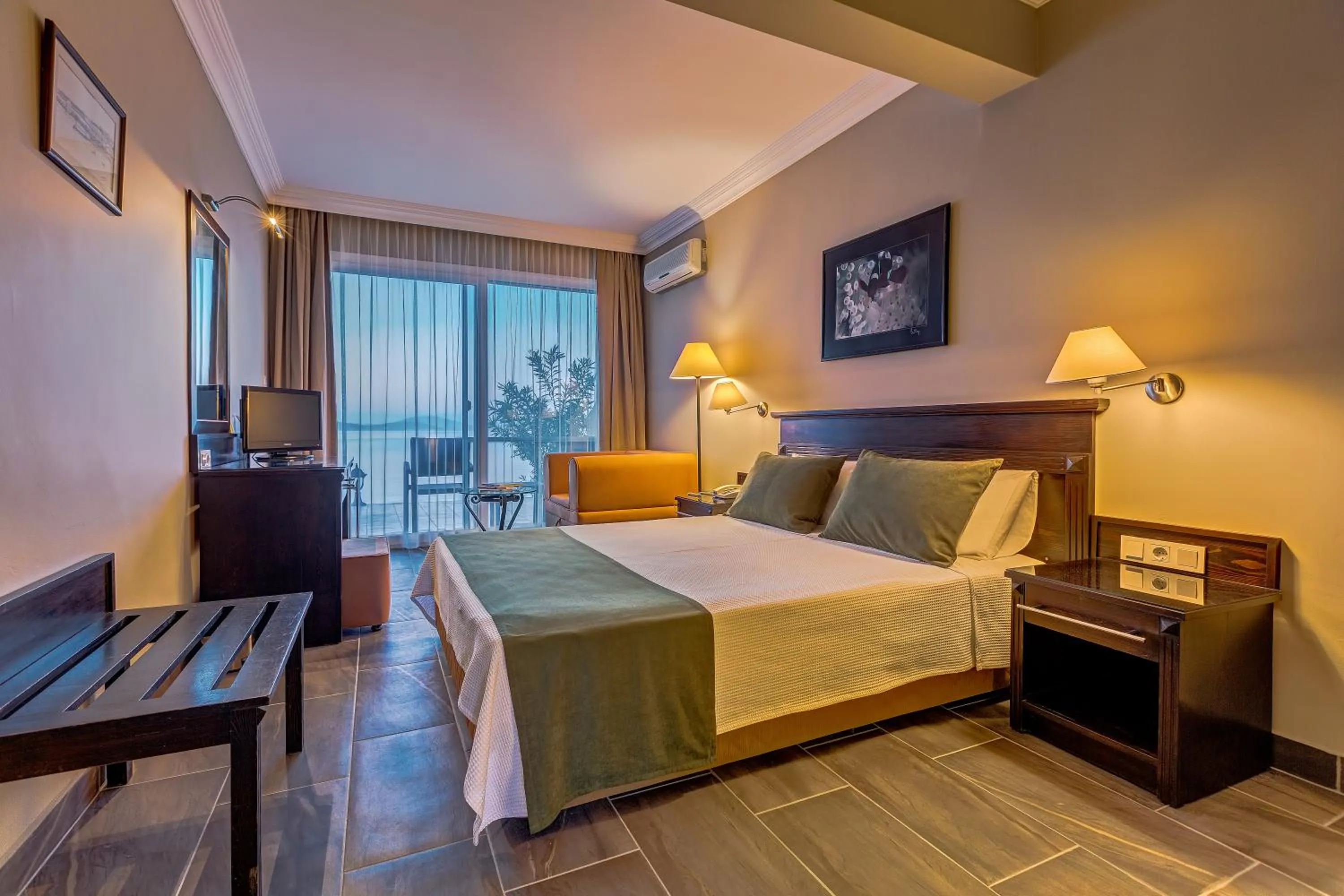 Photo of the whole room, Bed in Cunda Hotel