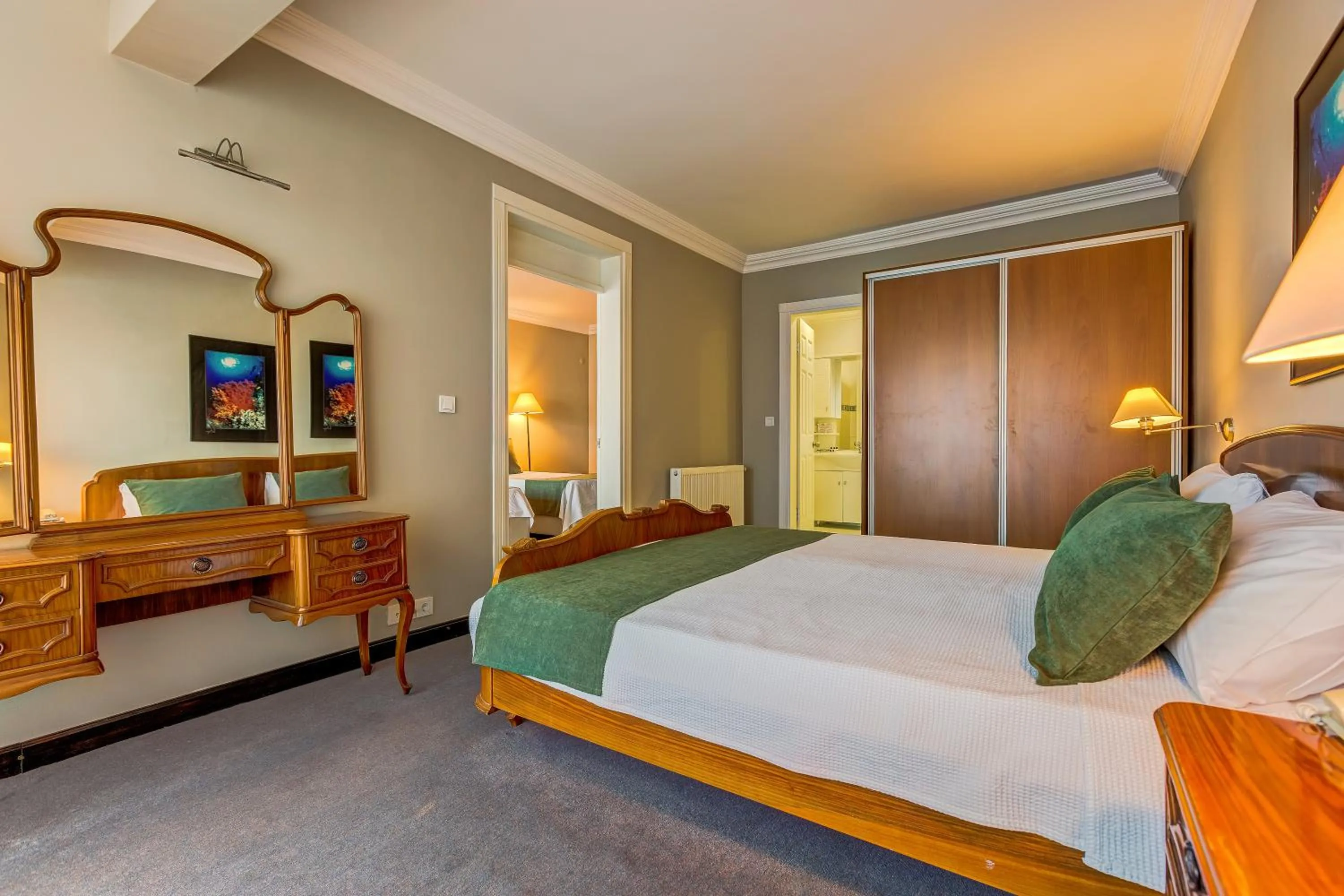 Photo of the whole room, Bed in Cunda Hotel